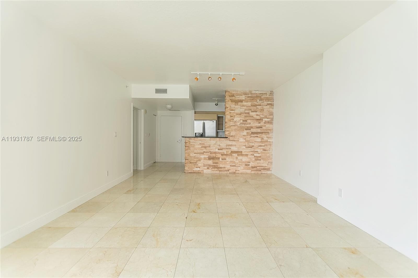 335 S Biscayne Blvd 2710 photo 8