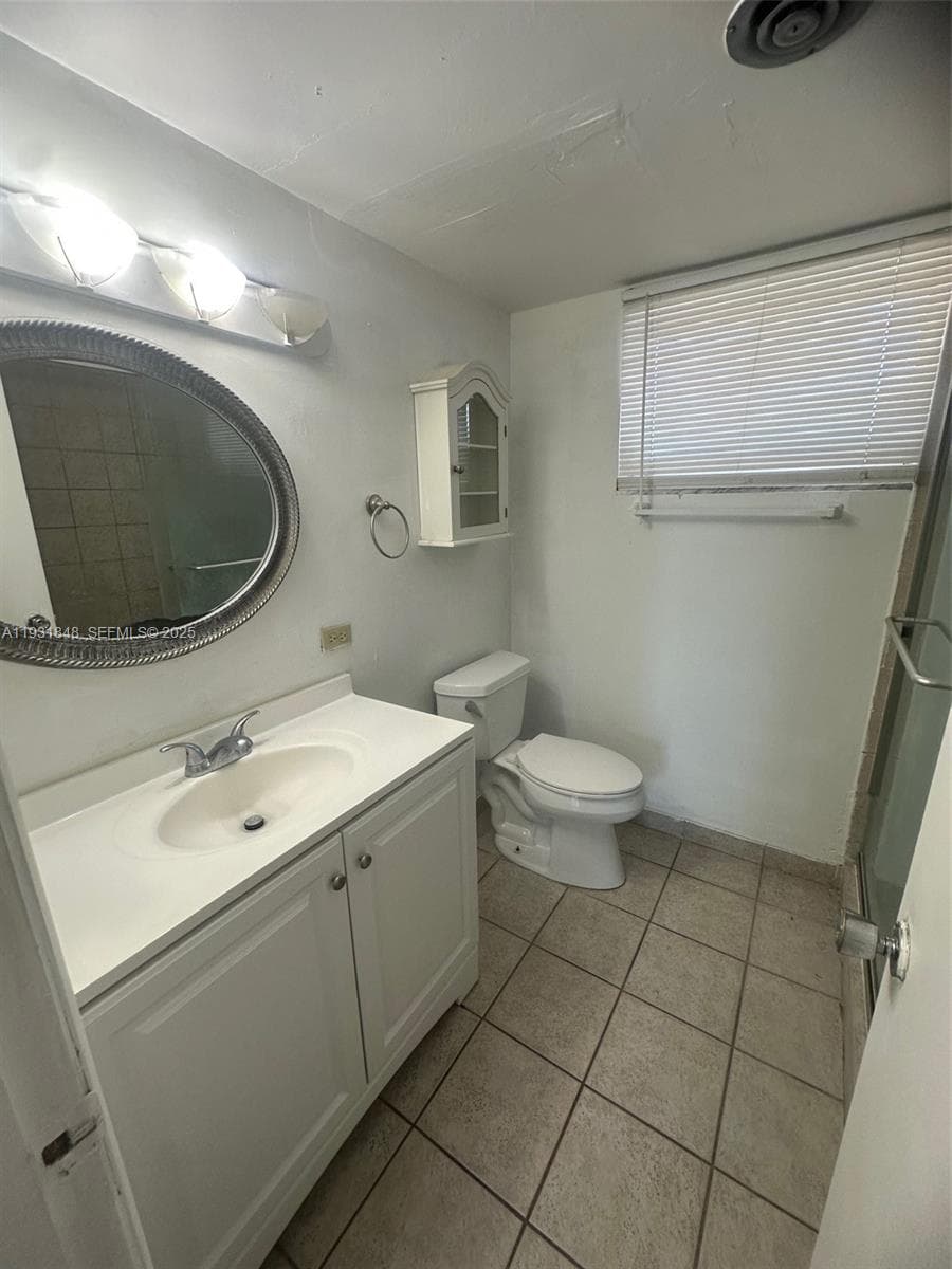 1530 191st St 205 photo 9