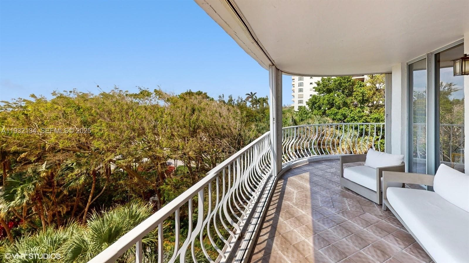 10155 Collins Ave 410 photo 4