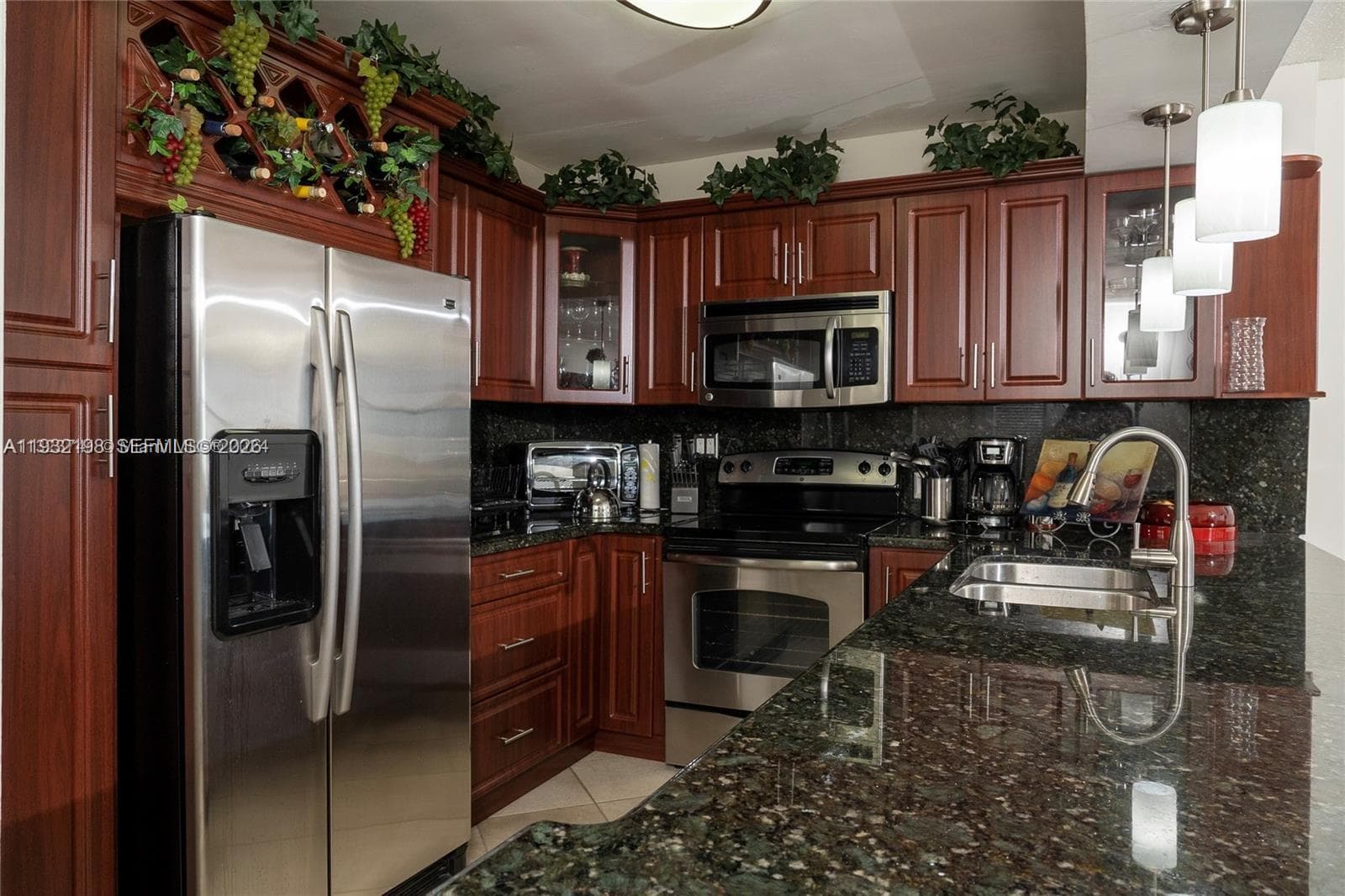 3725 S Ocean Dr 508 photo 2