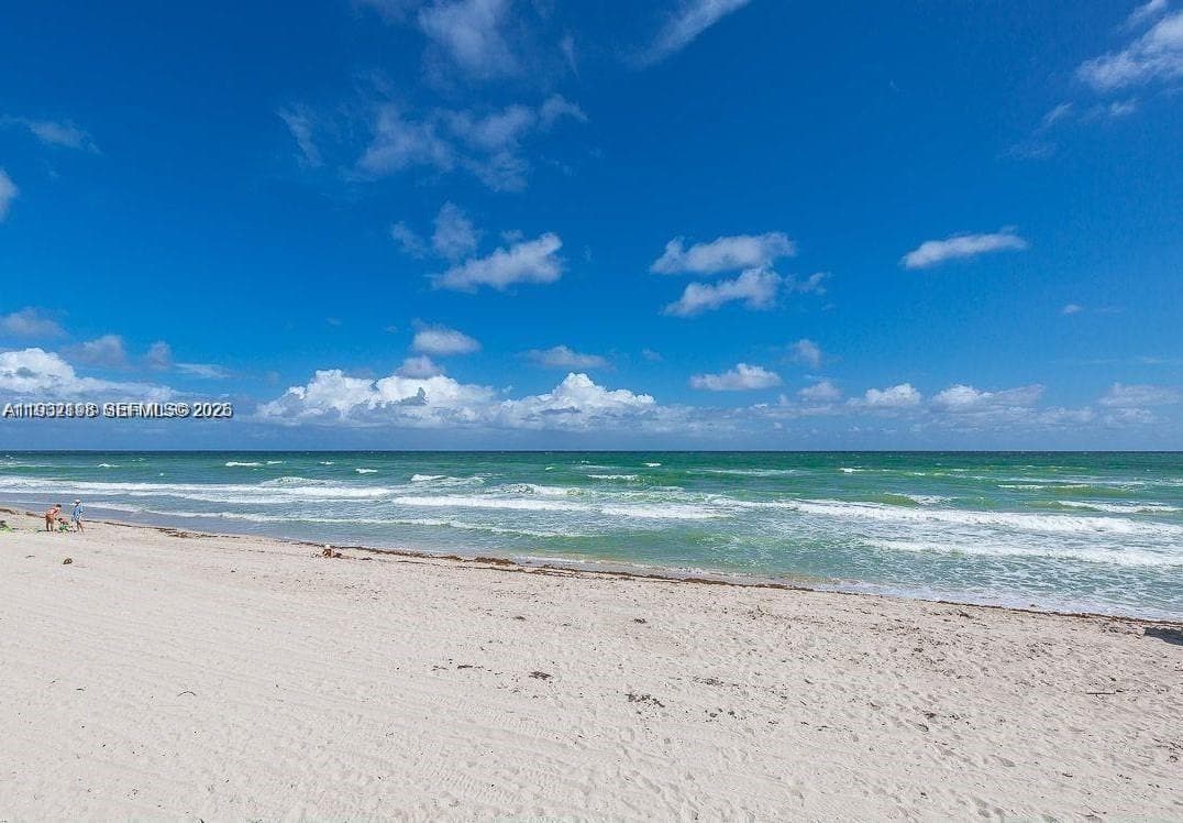 3725 S Ocean Dr 508 photo 4