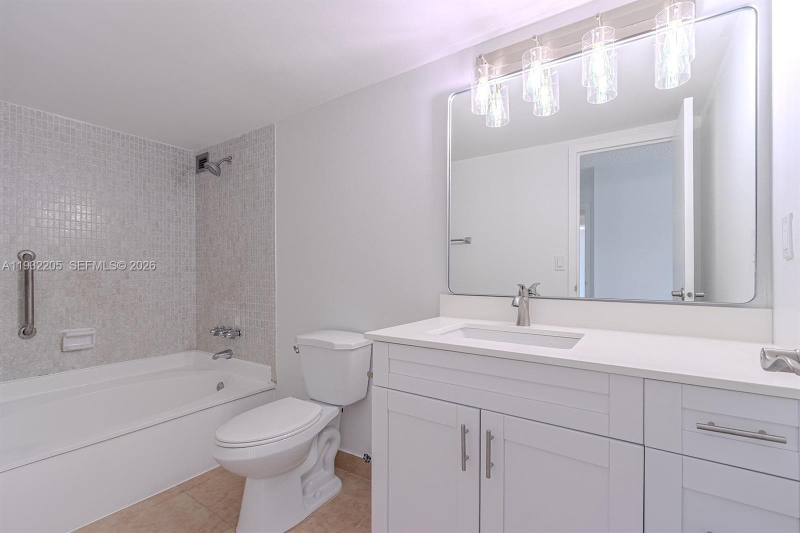 1000 Parkview Dr 301 photo 22