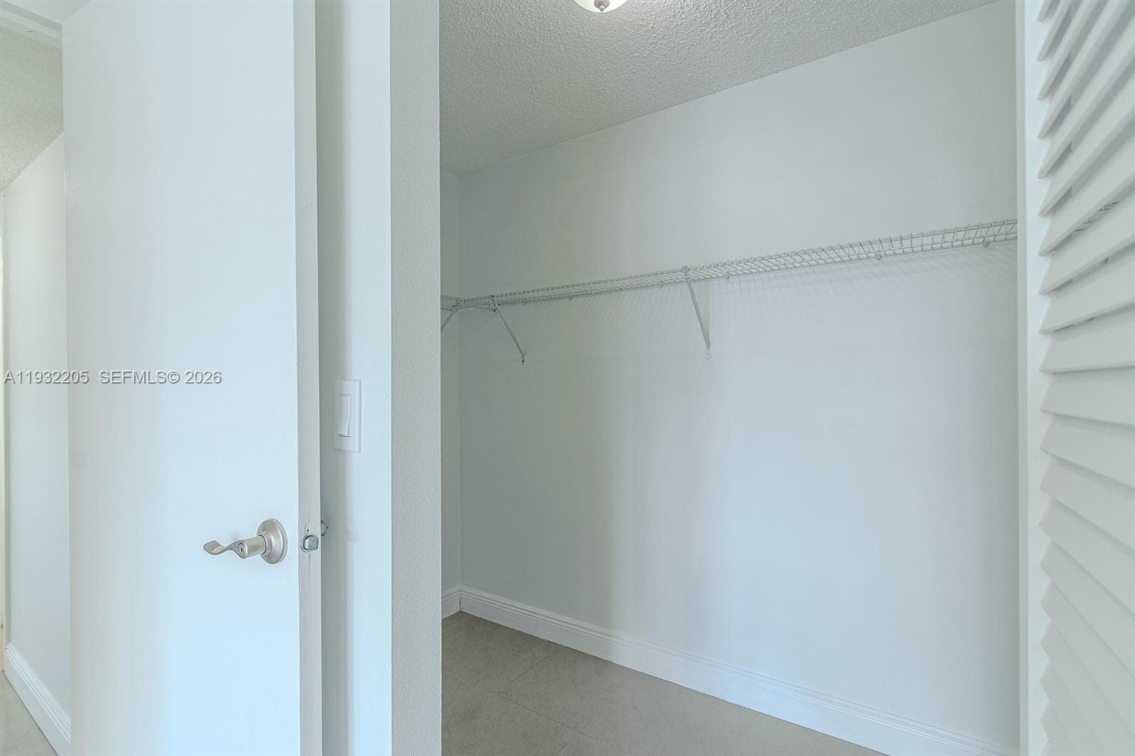 1000 Parkview Dr 301 photo 20