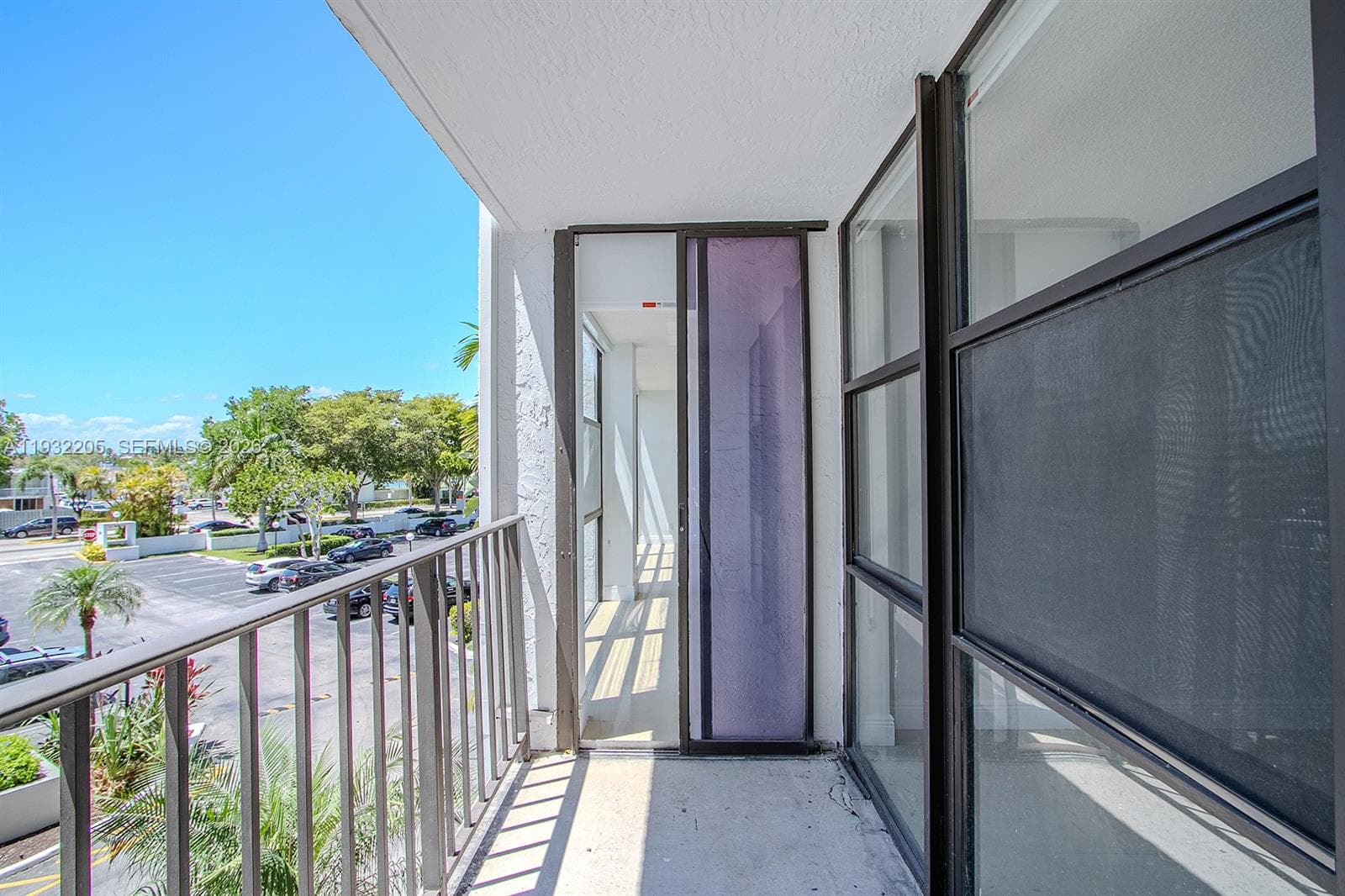 1000 Parkview Dr 301 photo 24