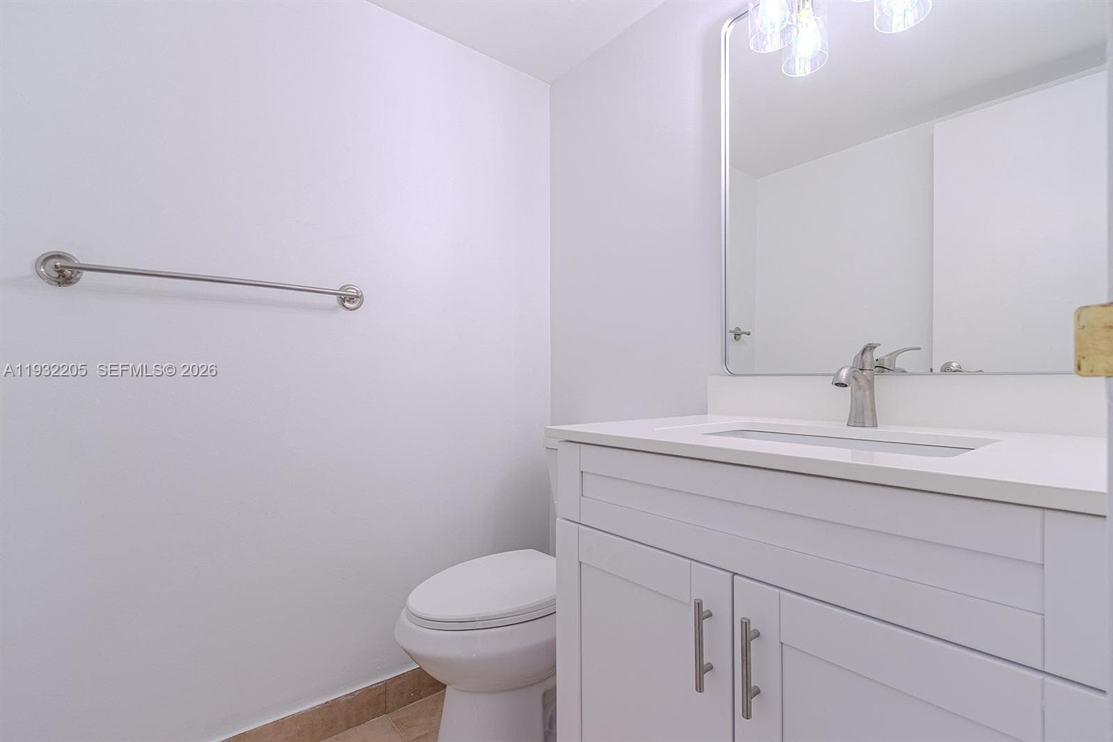 1000 Parkview Dr 301 photo 15