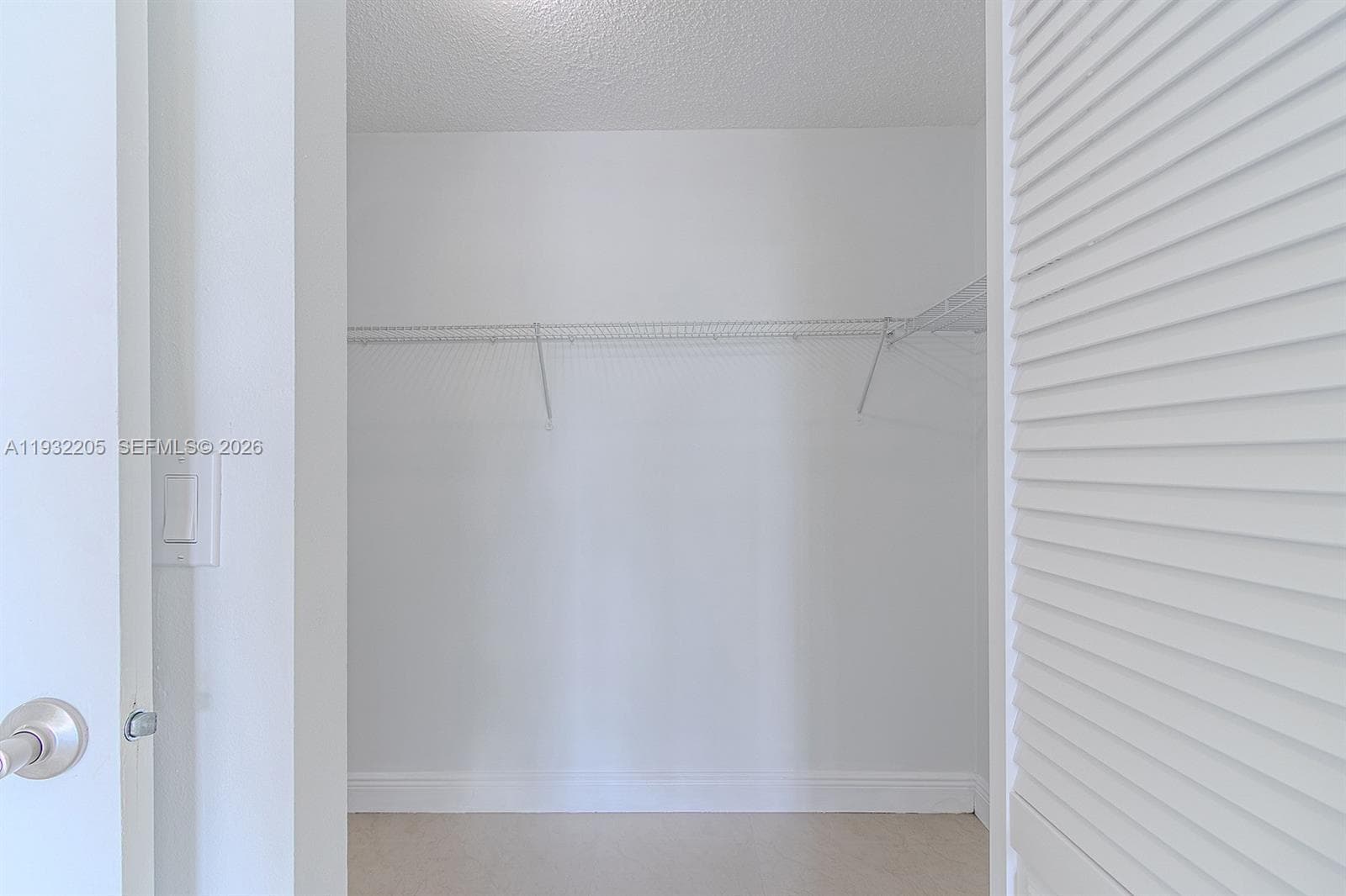 1000 Parkview Dr 301 photo 19