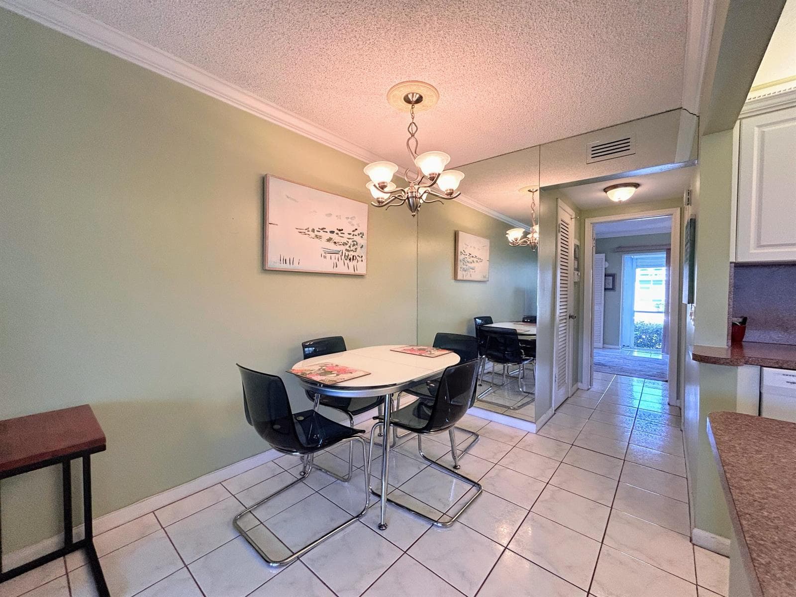 450 Horizons E 107 photo 11