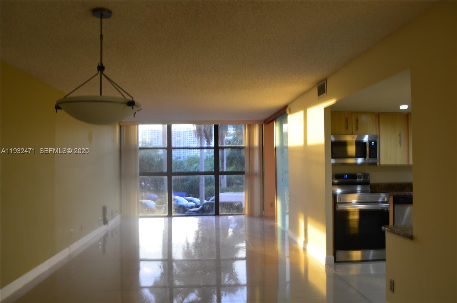 200 Leslie Dr 303 photo 7