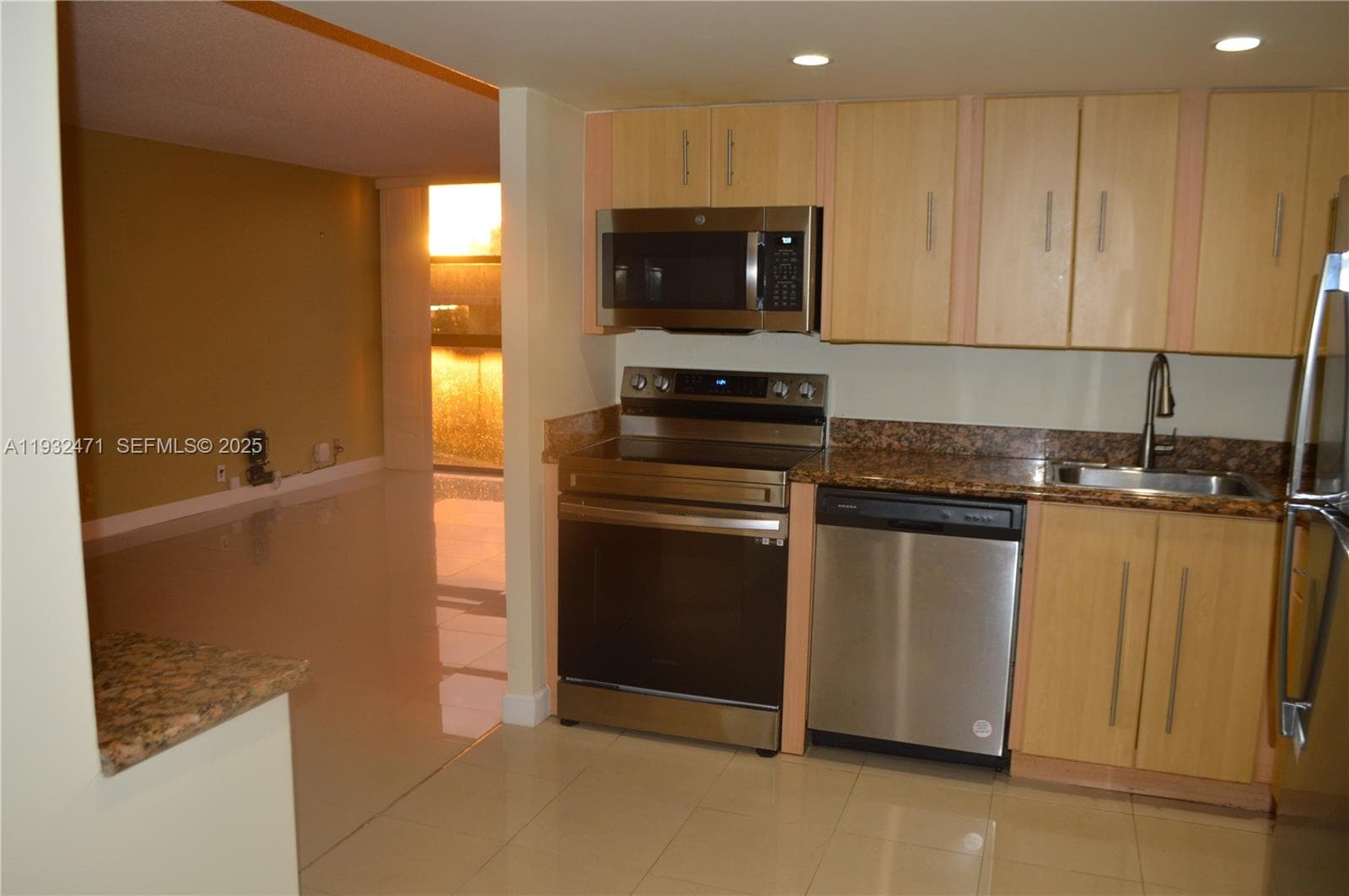 200 Leslie Dr 303 photo 10