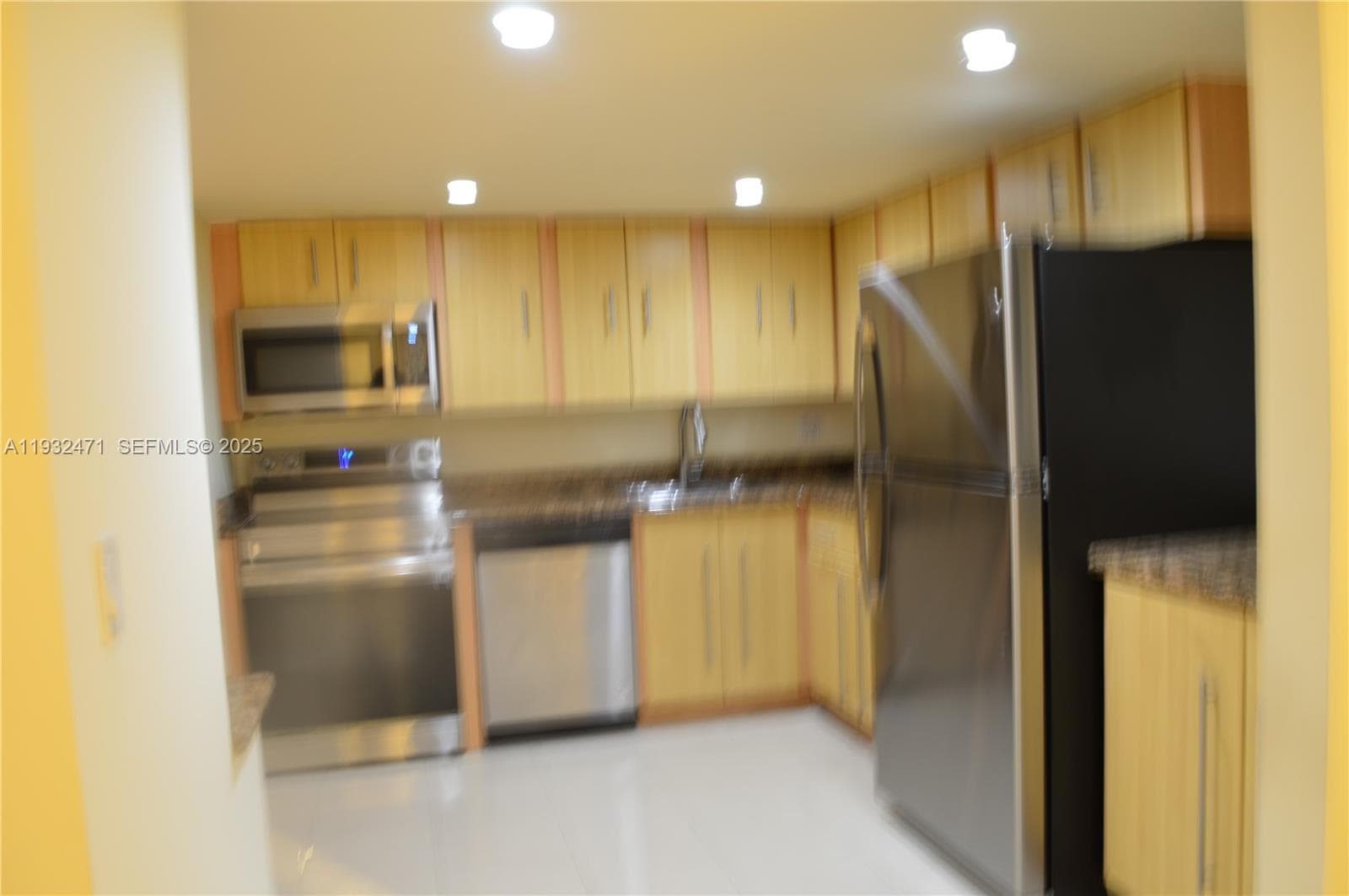 200 Leslie Dr 303 photo 8