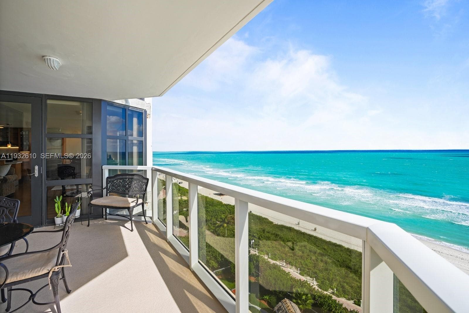 6423 Collins Ave 1005 photo 2