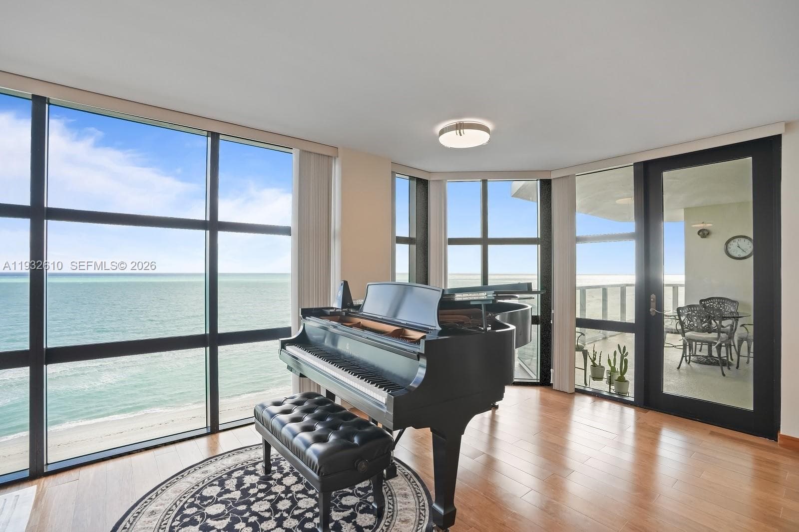 6423 Collins Ave 1005 photo 3