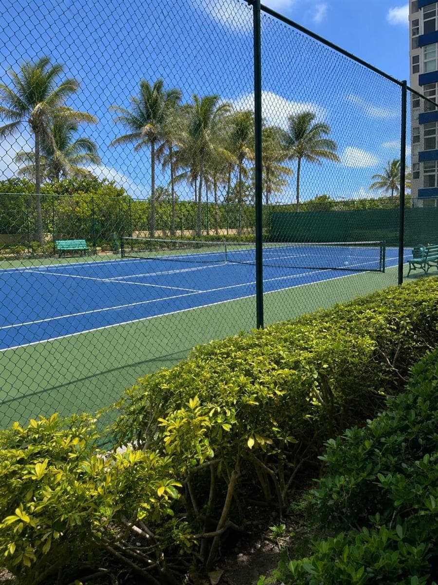 2080 S Ocean Drive 505 photo 14