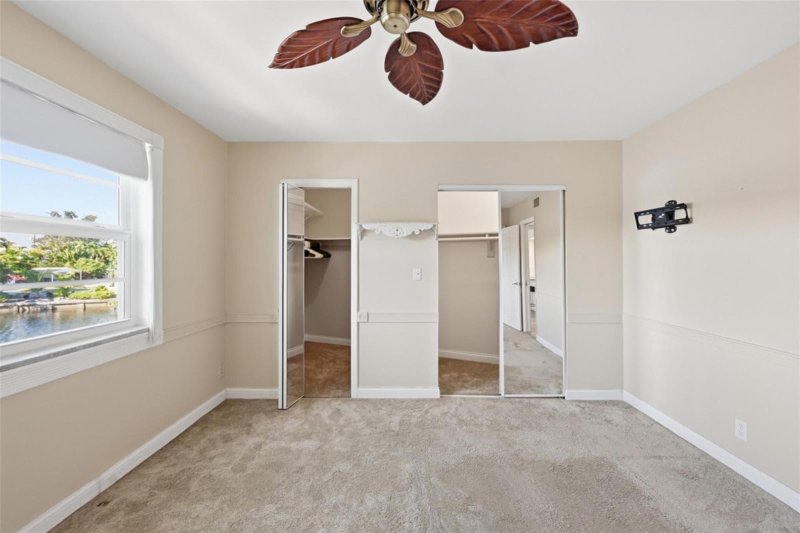 801 NE 18th Court 202 photo 16