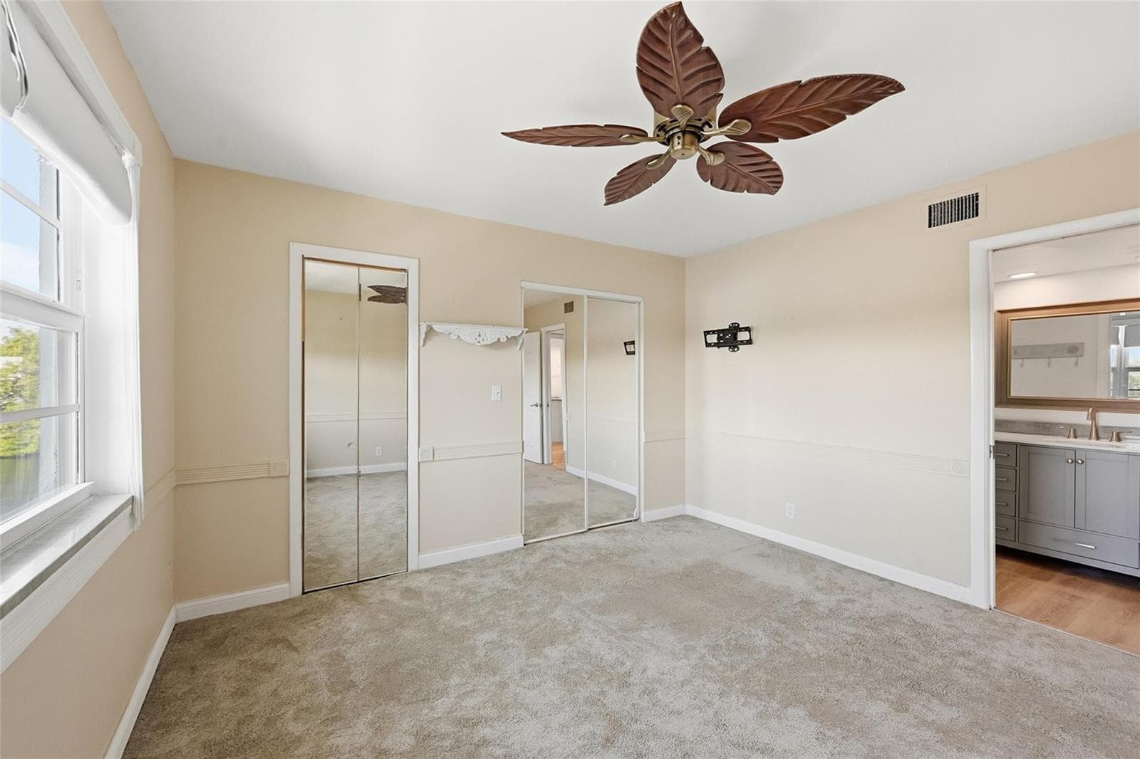 801 NE 18th Court 202 photo 19