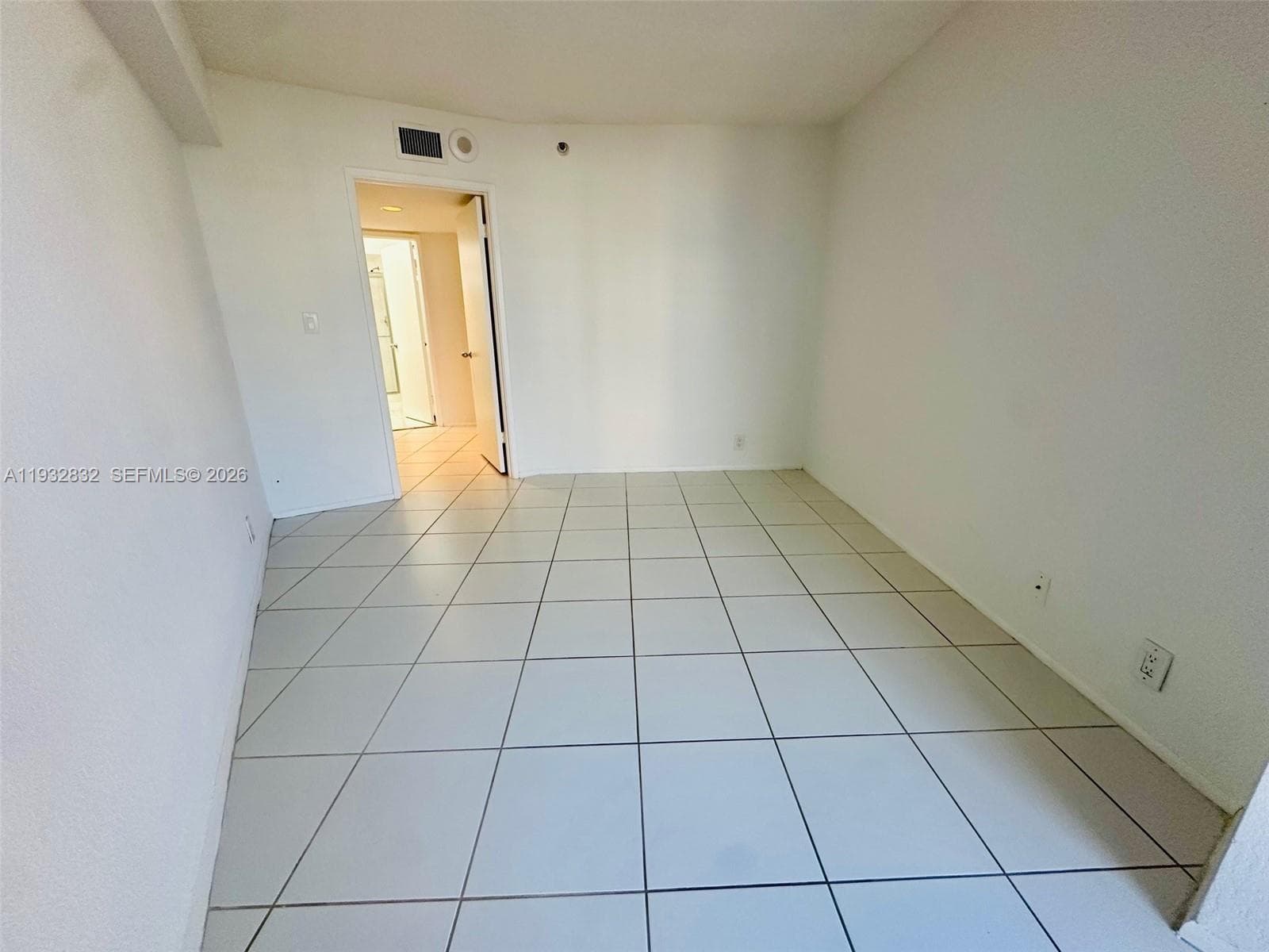 19101 NE 36th Ct 1409 photo 12