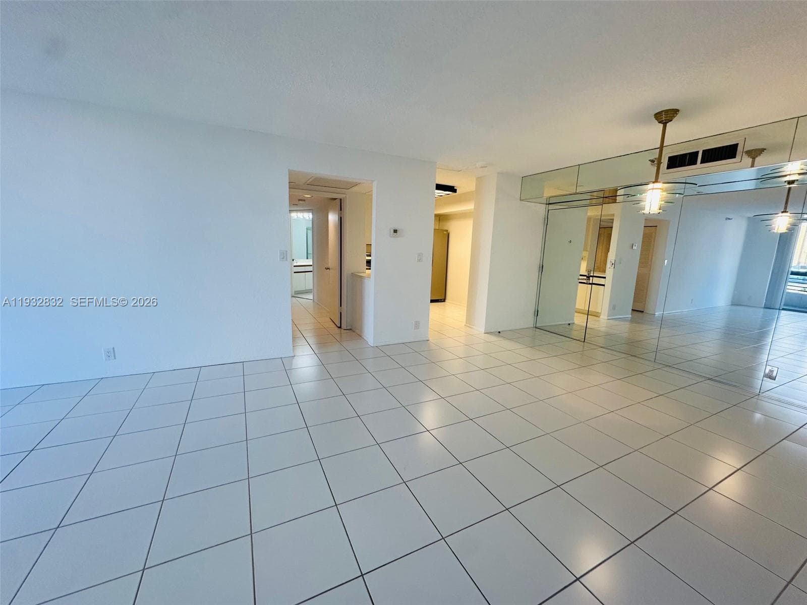19101 NE 36th Ct 1409 photo 5