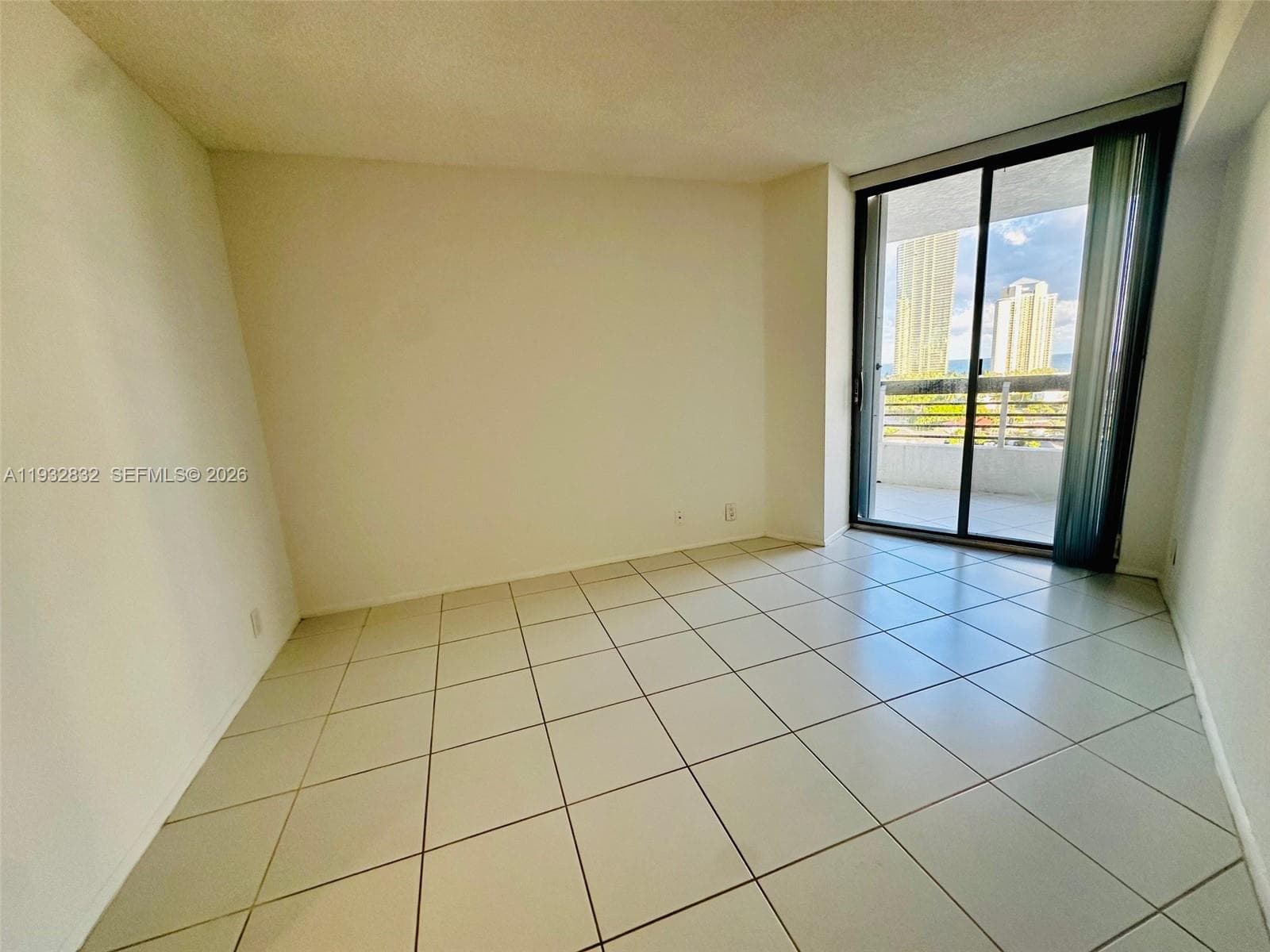 19101 NE 36th Ct 1409 photo 11