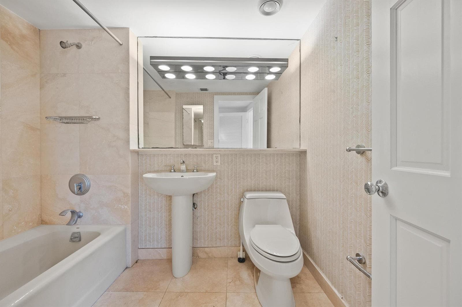 369 S Lake Drive 2e photo 10