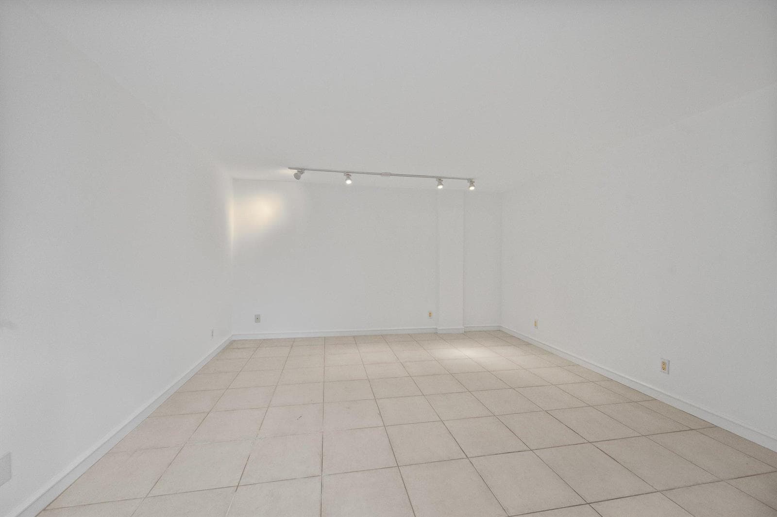 369 S Lake Drive 2e photo 21