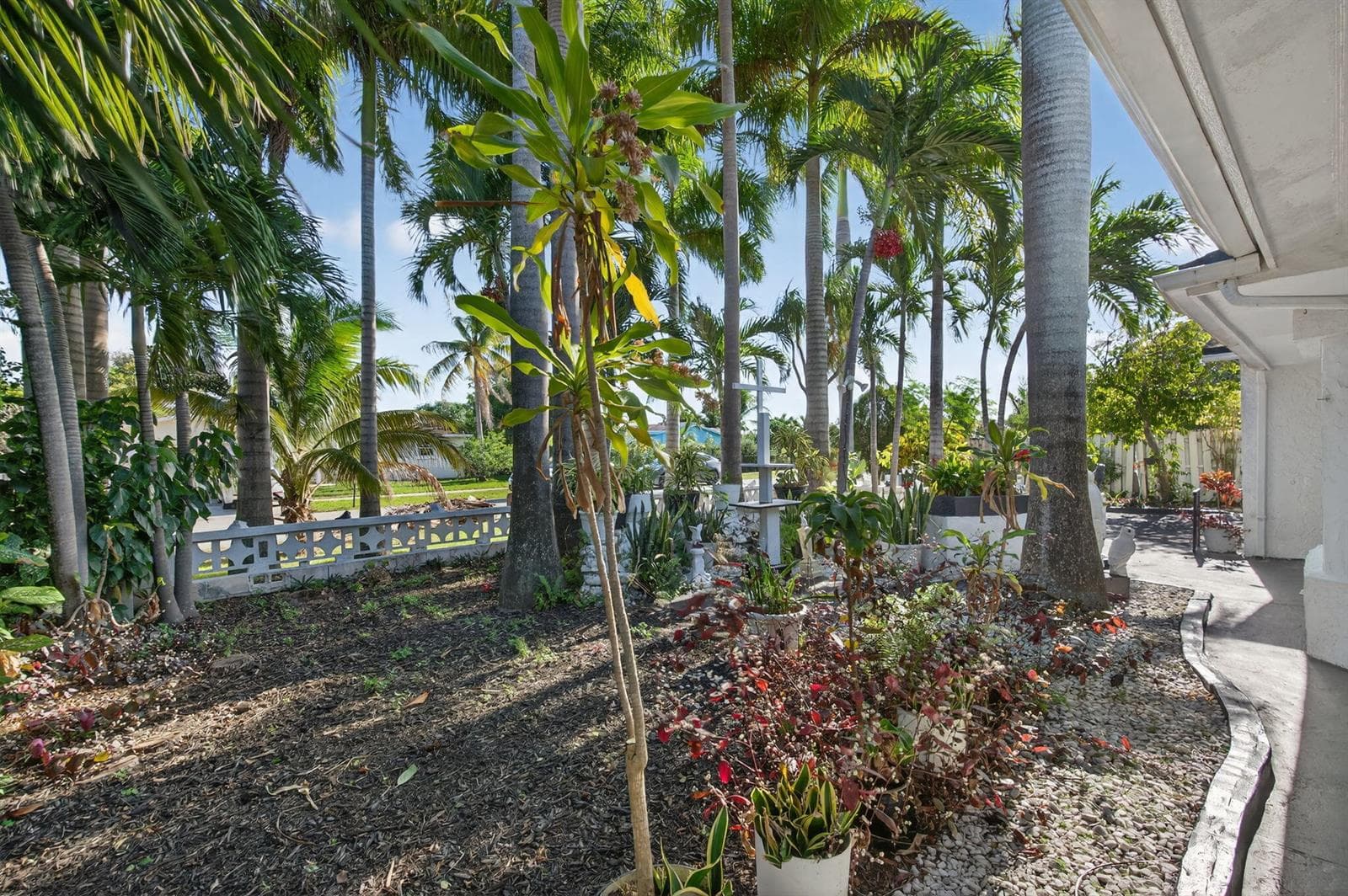 225 S Sequoia Drive photo 6