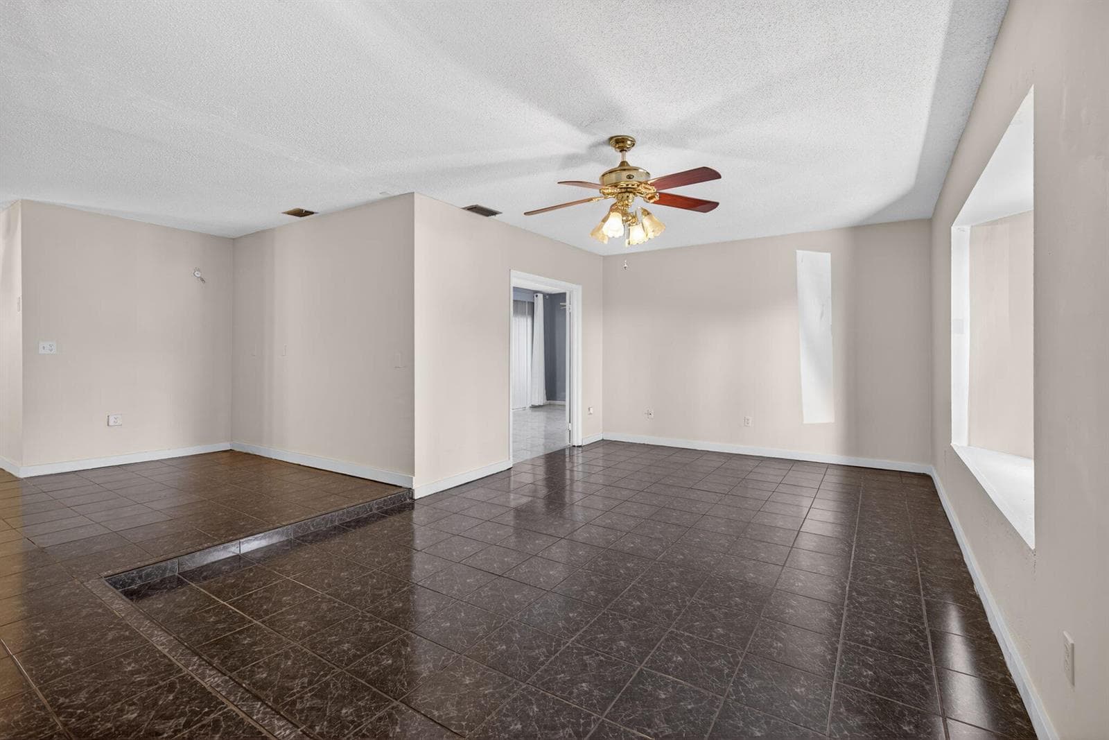 225 S Sequoia Drive photo 13