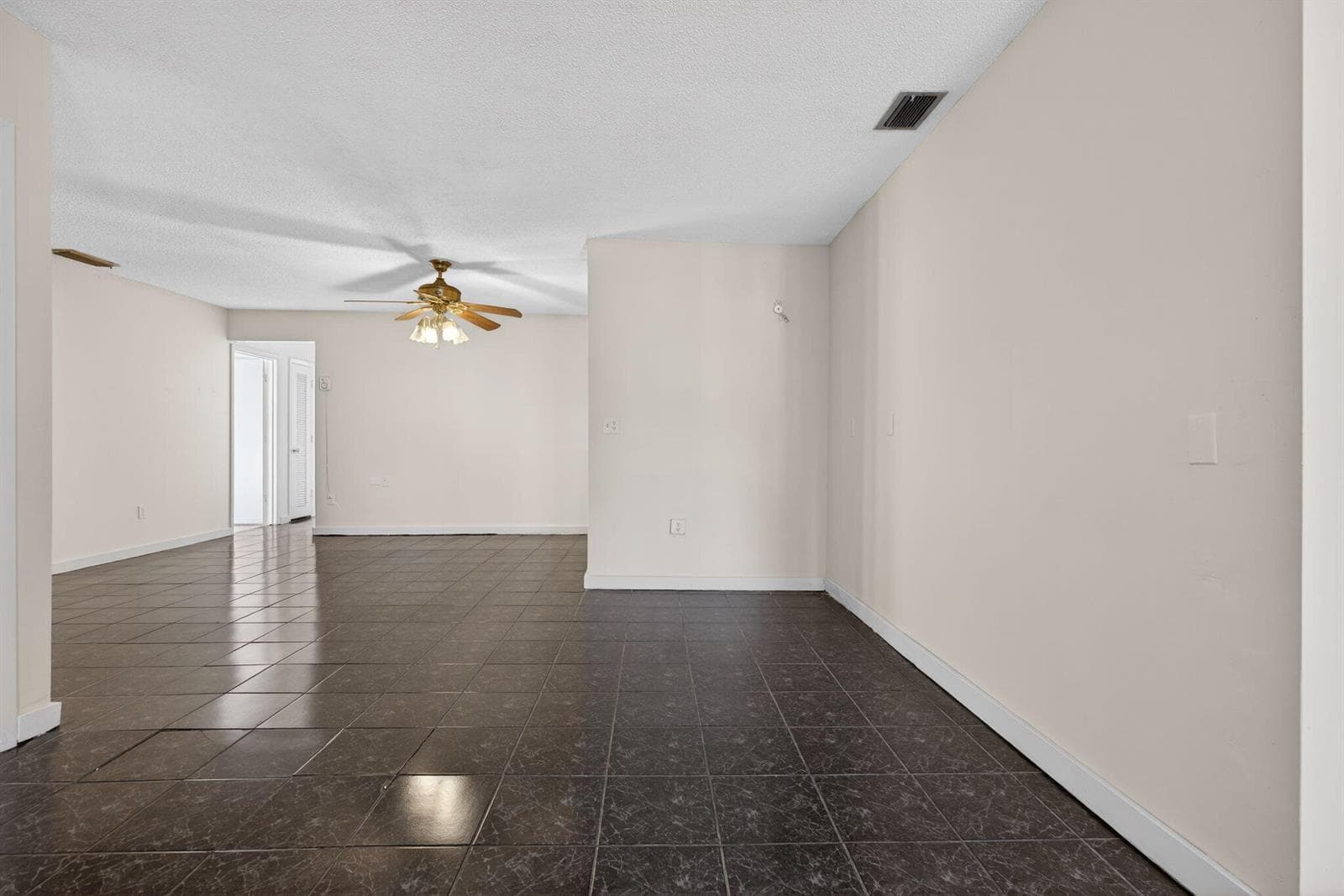 225 S Sequoia Drive photo 17