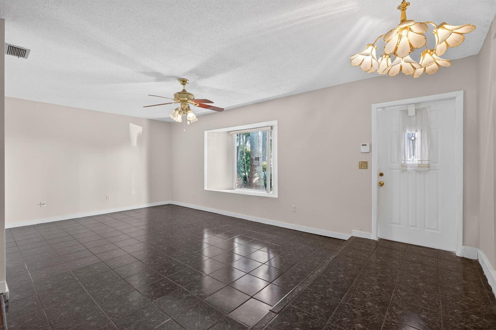 225 S Sequoia Drive photo 15
