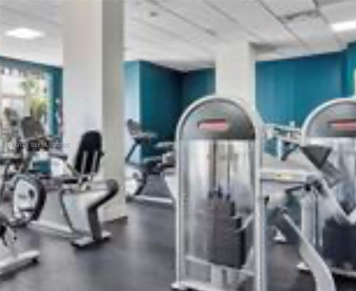 4001 Ocean Dr 14H photo 3