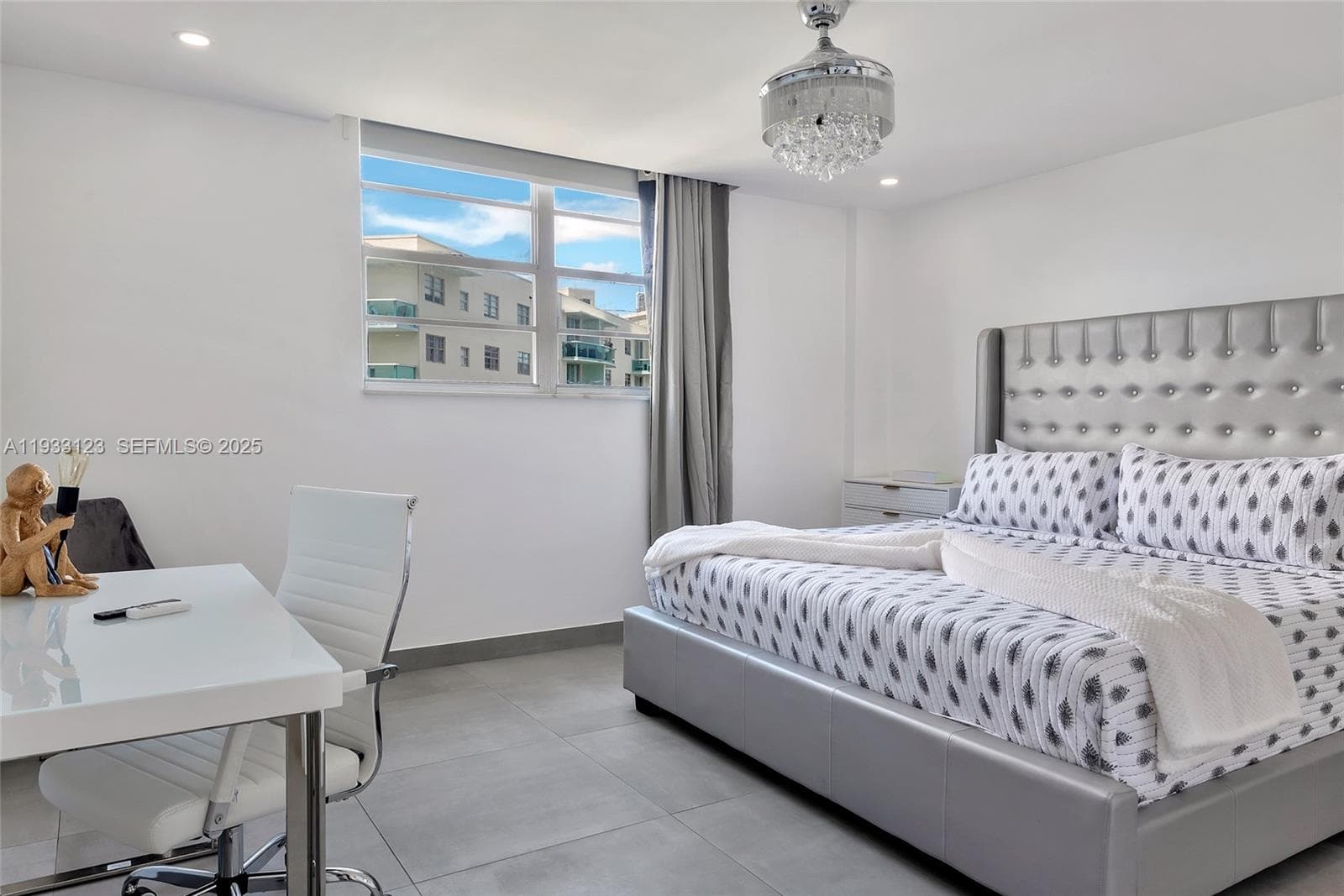 4001 Ocean Dr 14H photo 20