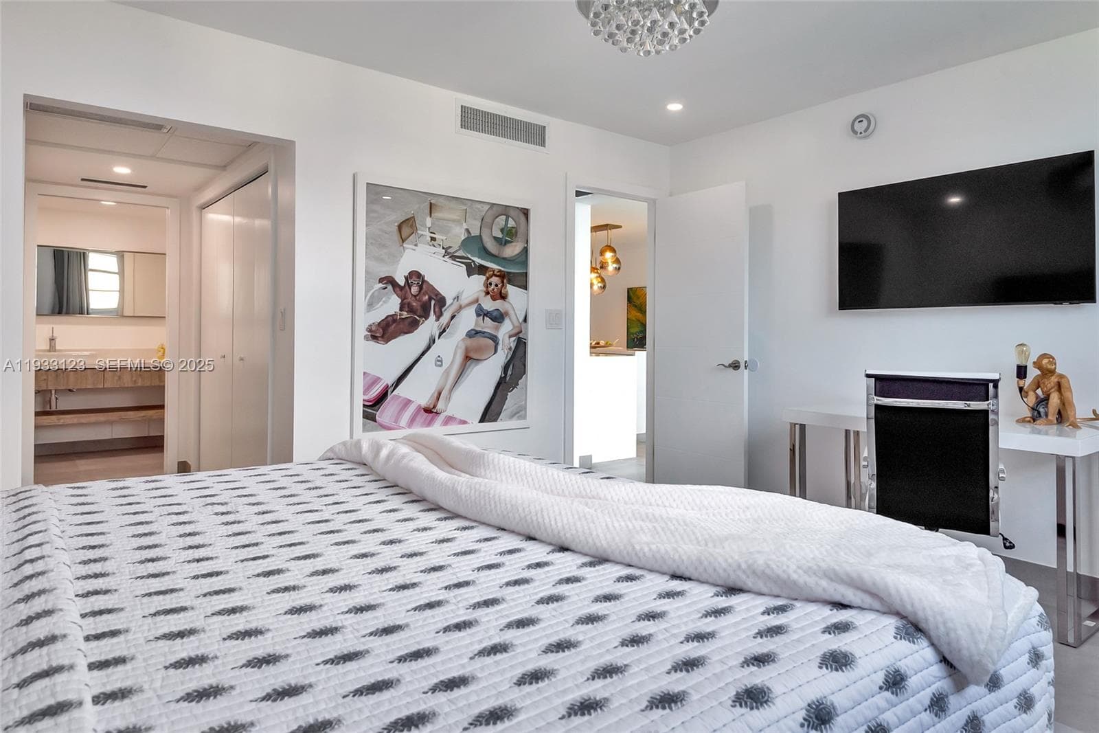 4001 Ocean Dr 14H photo 9