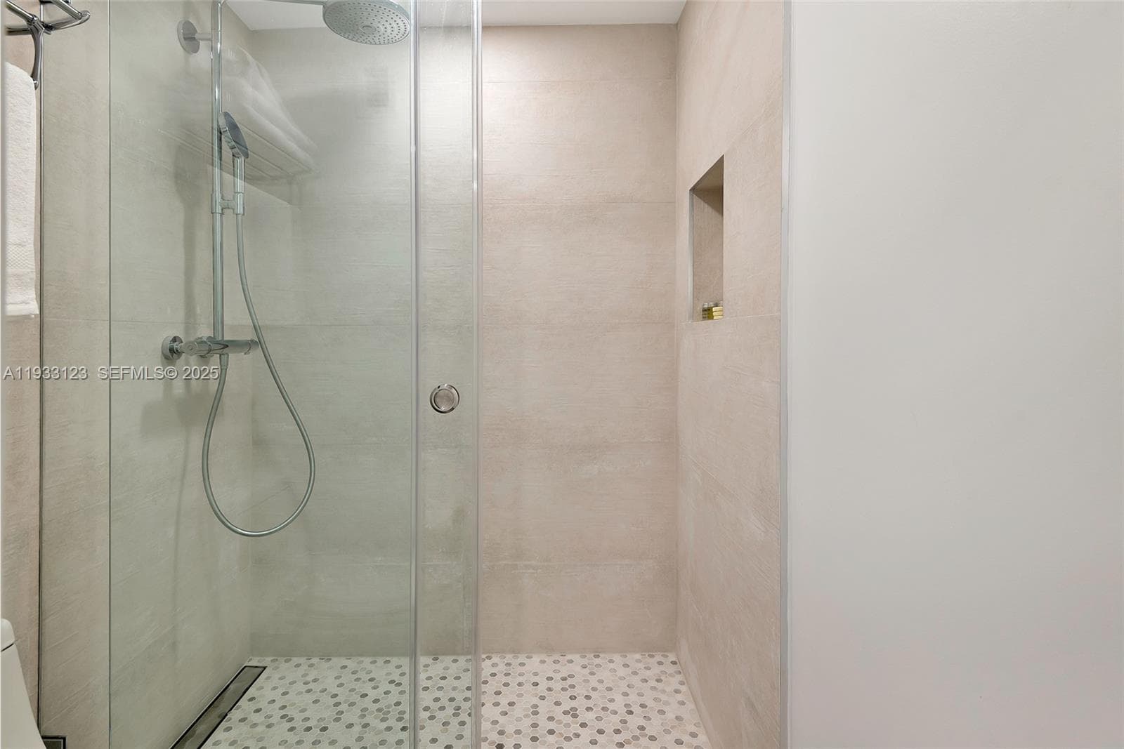 4001 Ocean Dr 14H photo 11