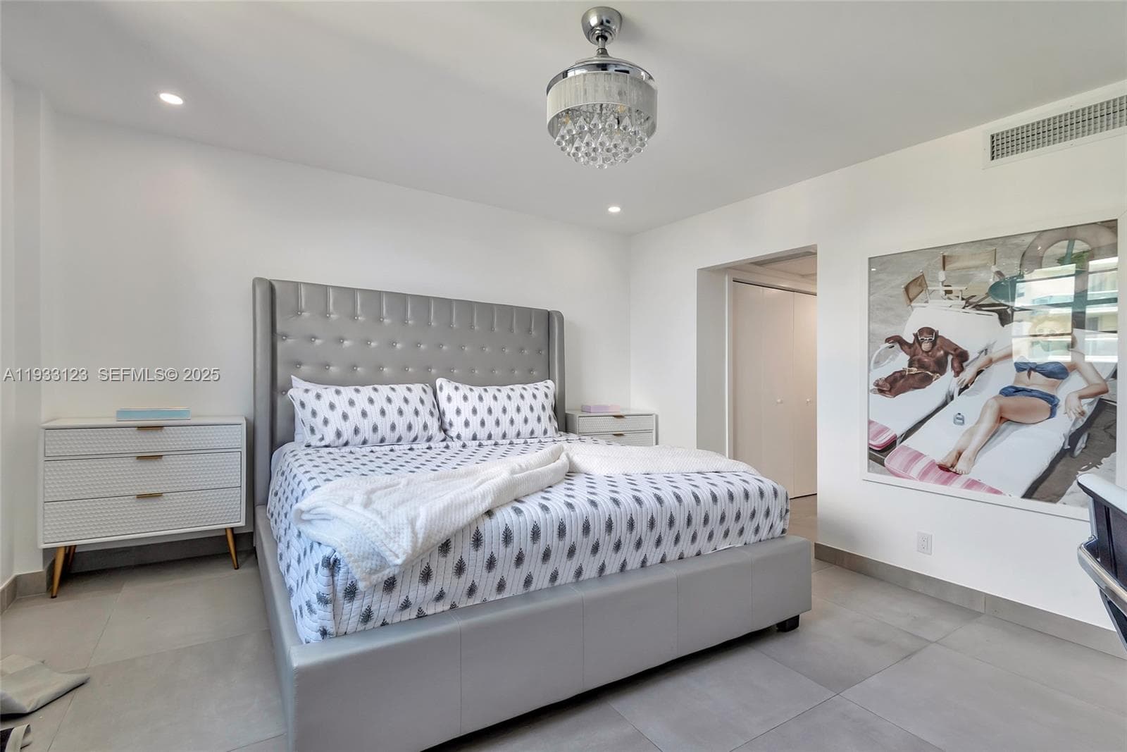 4001 Ocean Dr 14H photo 8