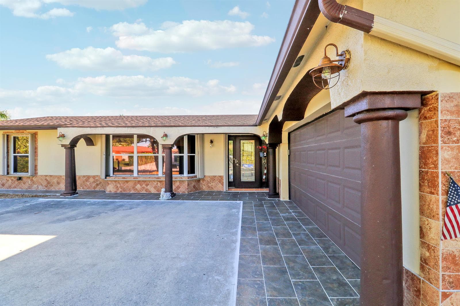 10868 Larch Court photo 1