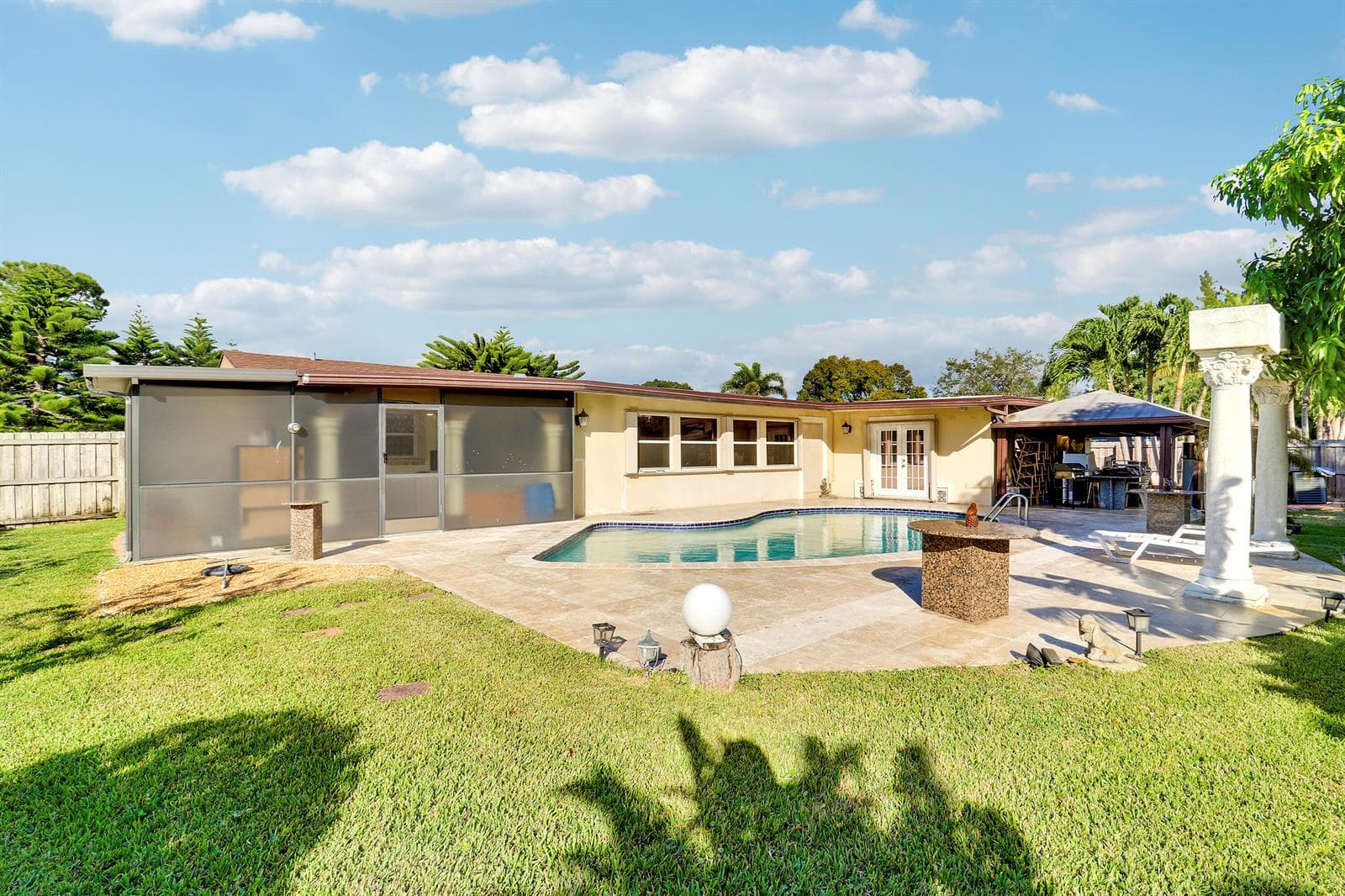 10868 Larch Court photo 15