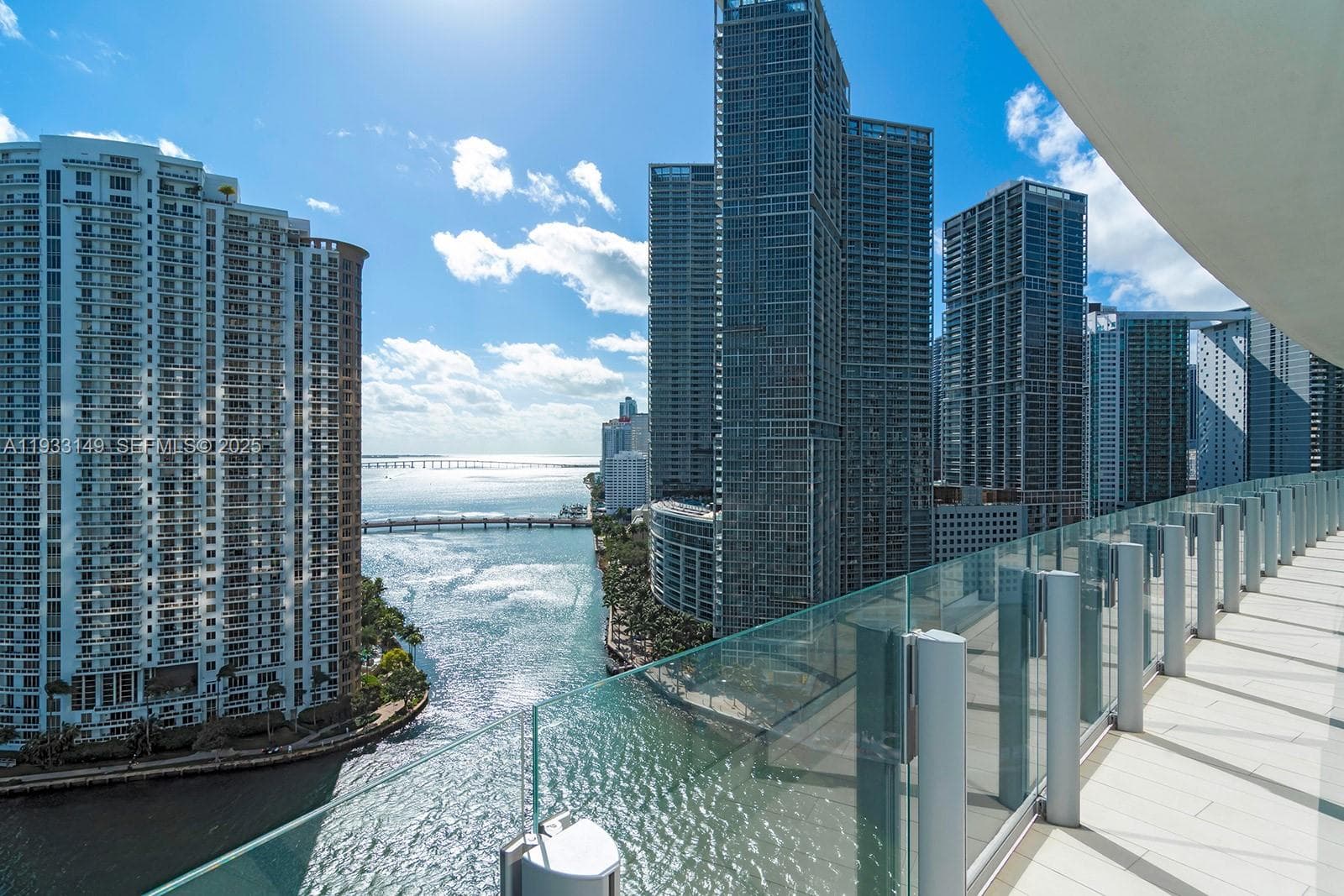 300 Biscayne Blvd Way 1901 photo 3