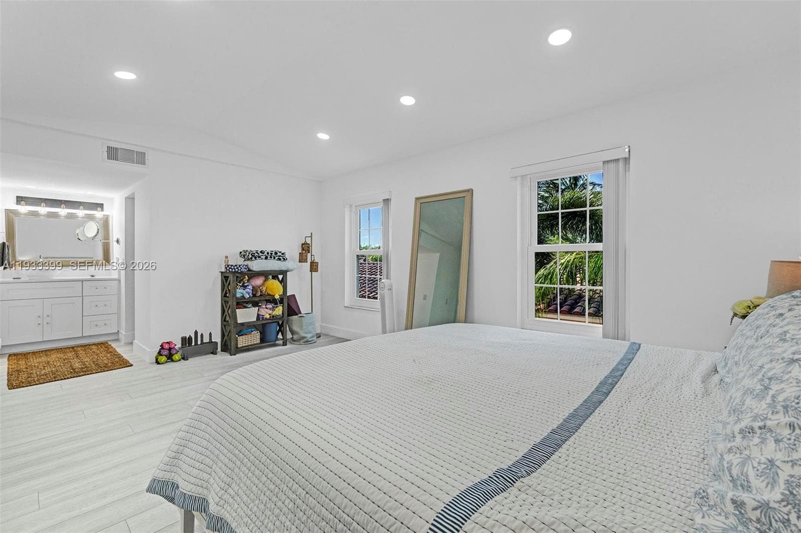 1105 Lake Shore Dr 202 photo 13
