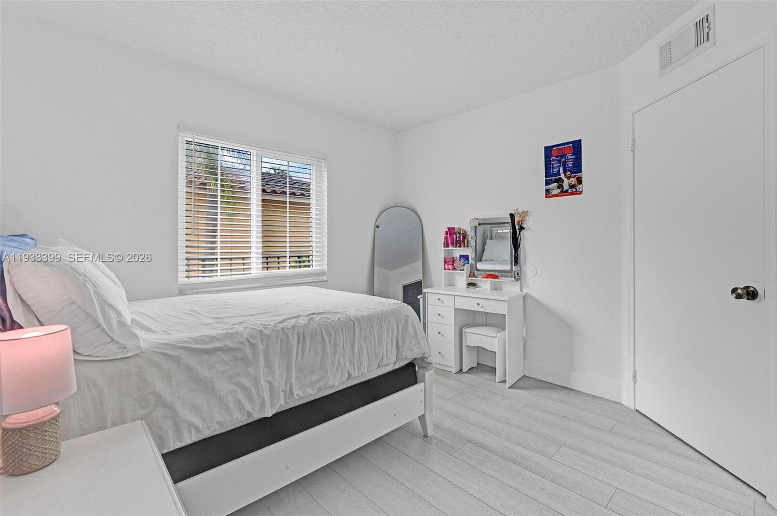 1105 Lake Shore Dr 202 photo 17