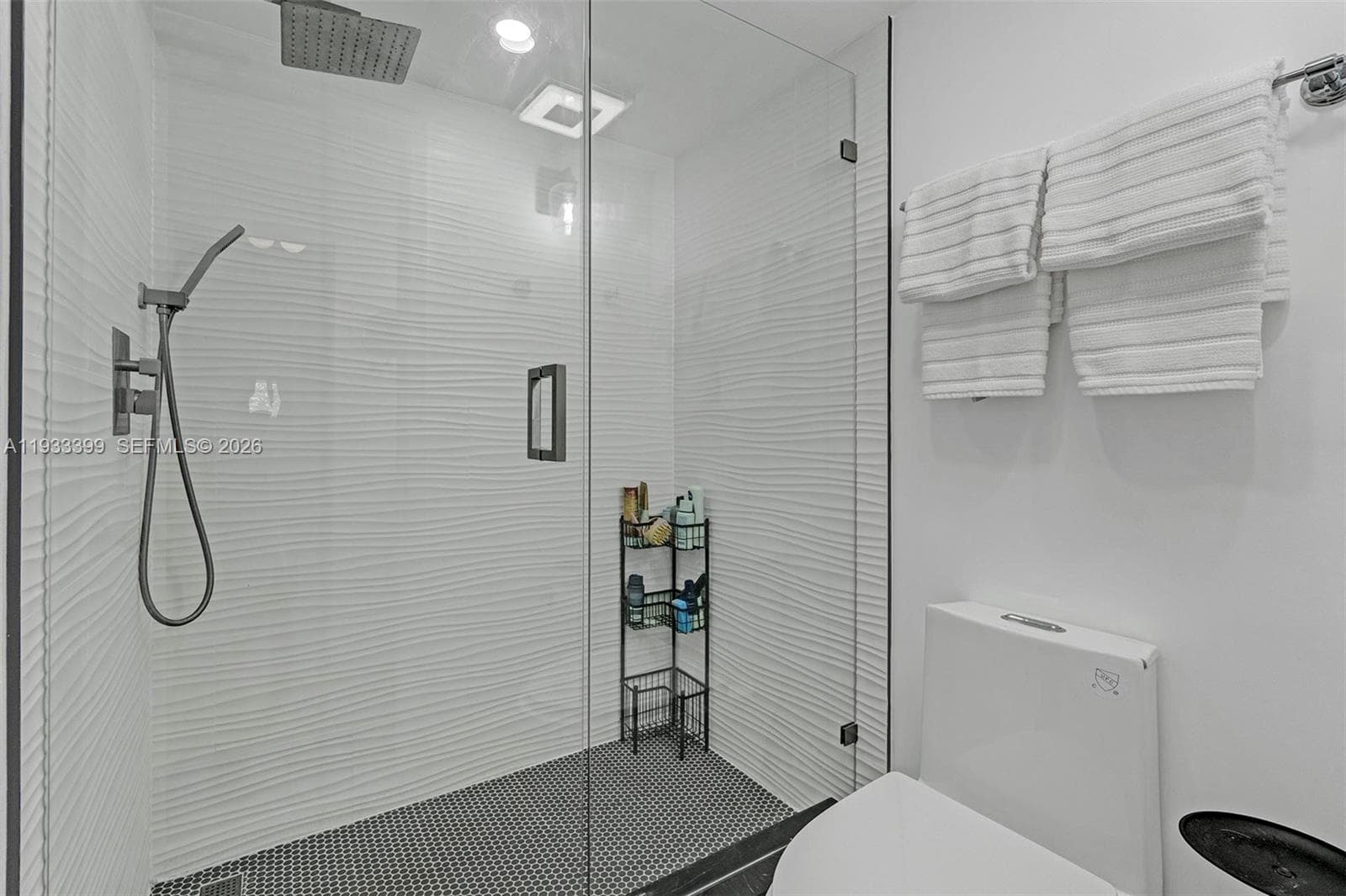 1105 Lake Shore Dr 202 photo 16
