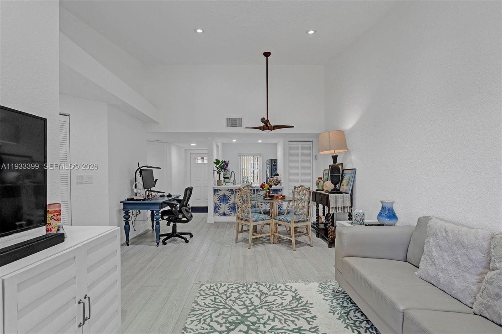 1105 Lake Shore Dr 202 photo 24