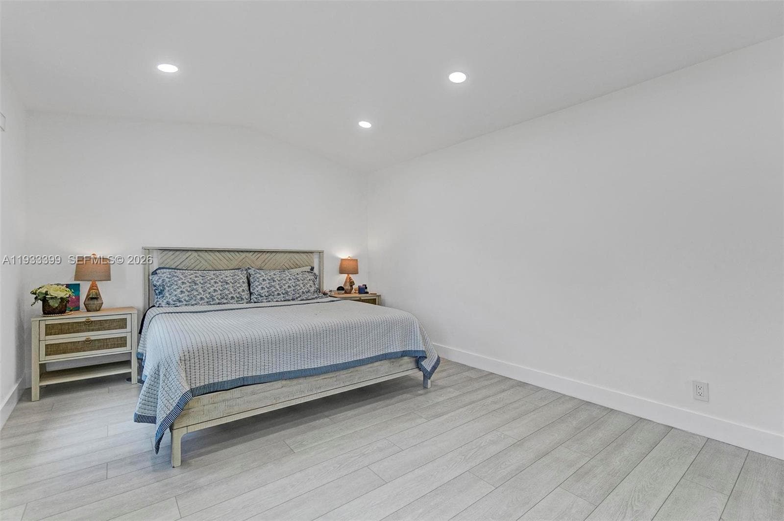 1105 Lake Shore Dr 202 photo 14