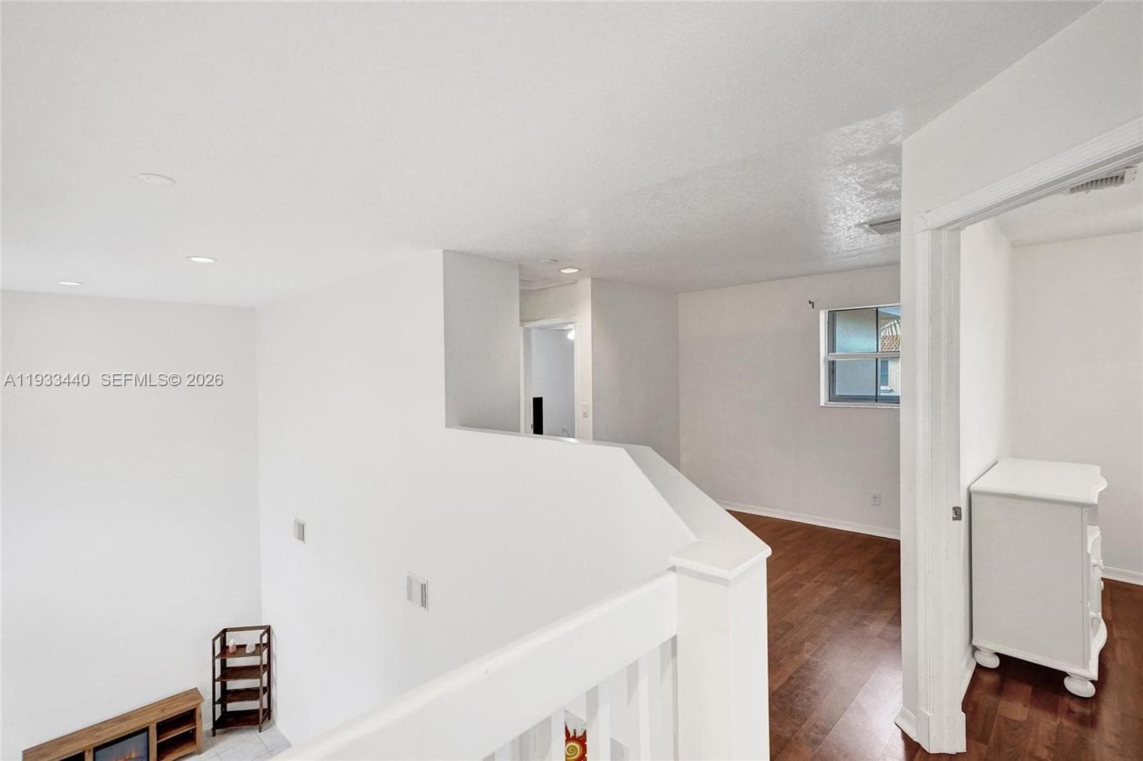 1046 Satinleaf St photo 23