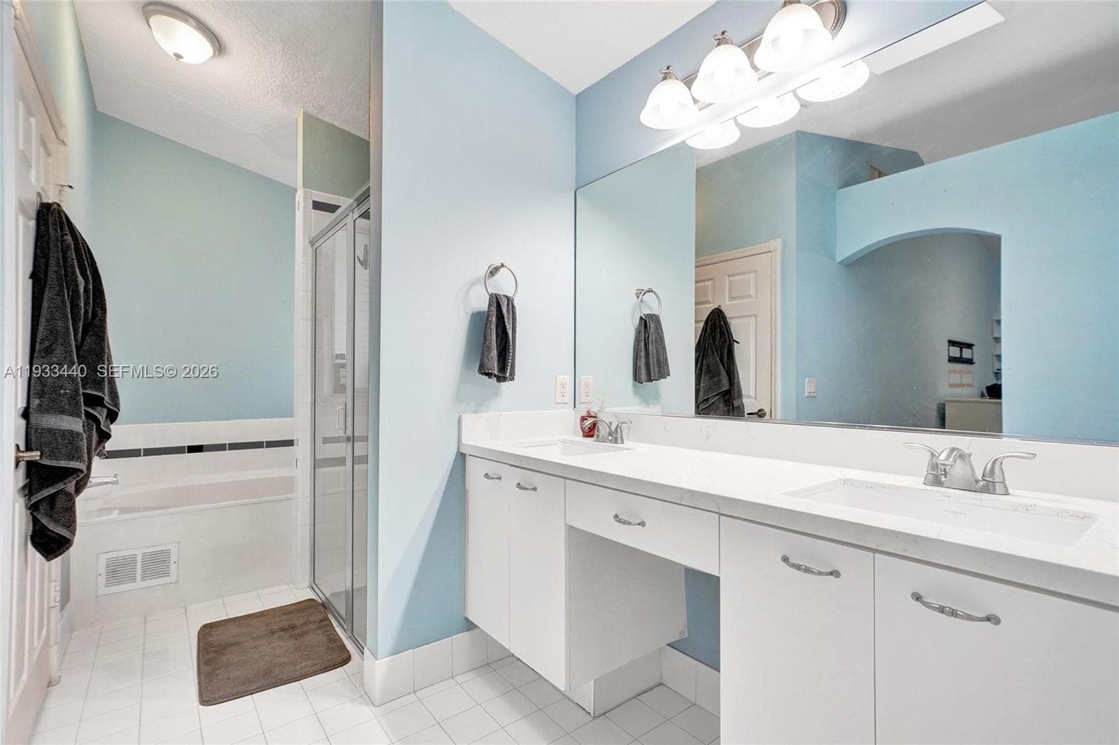 1046 Satinleaf St photo 19
