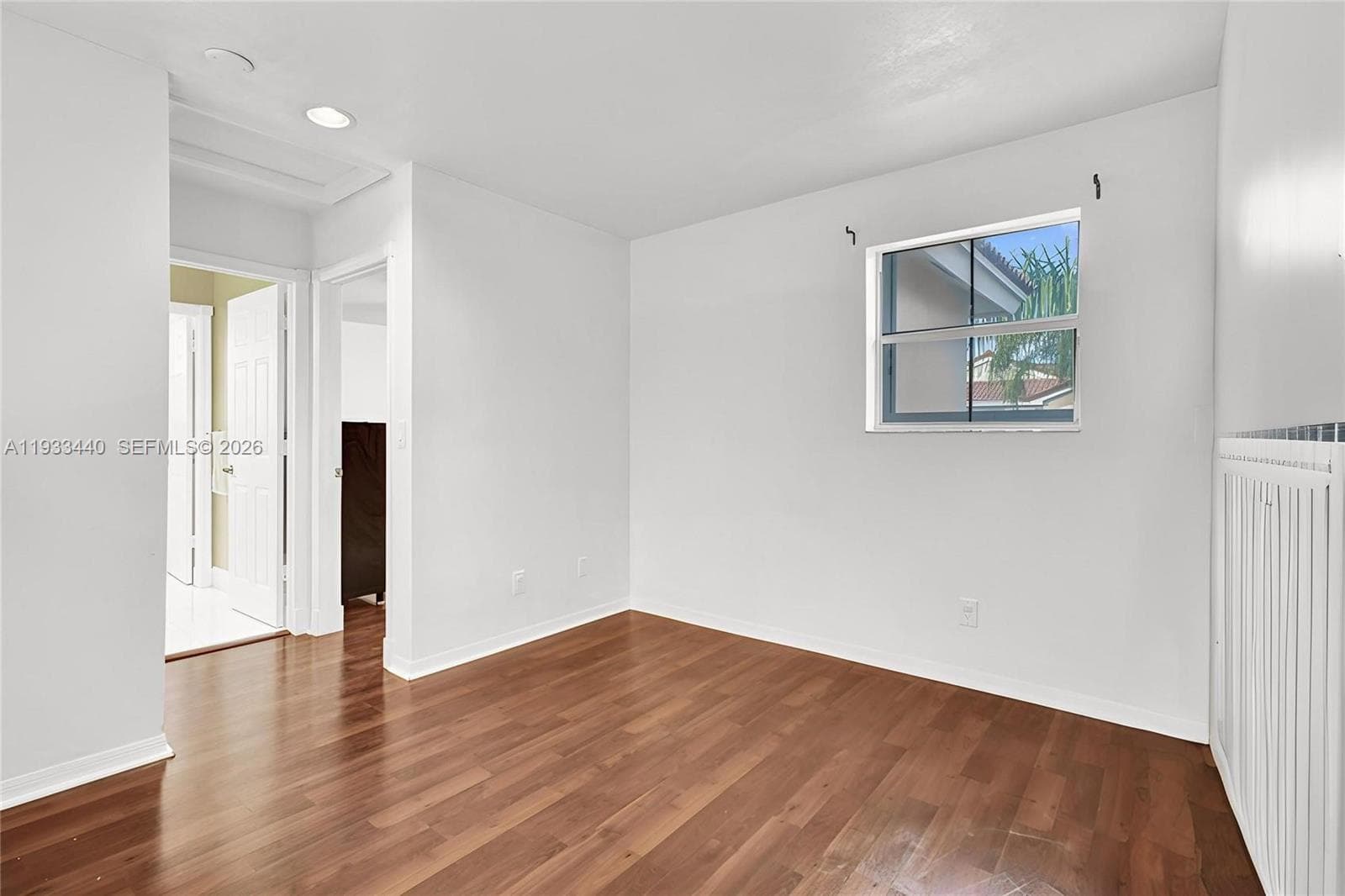 1046 Satinleaf St photo 25