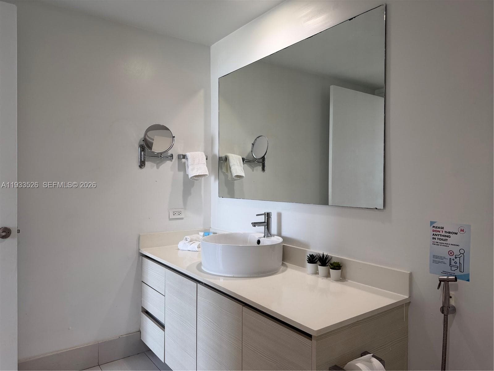 2602 E Hallandale Beach Blvd R1910 photo 14