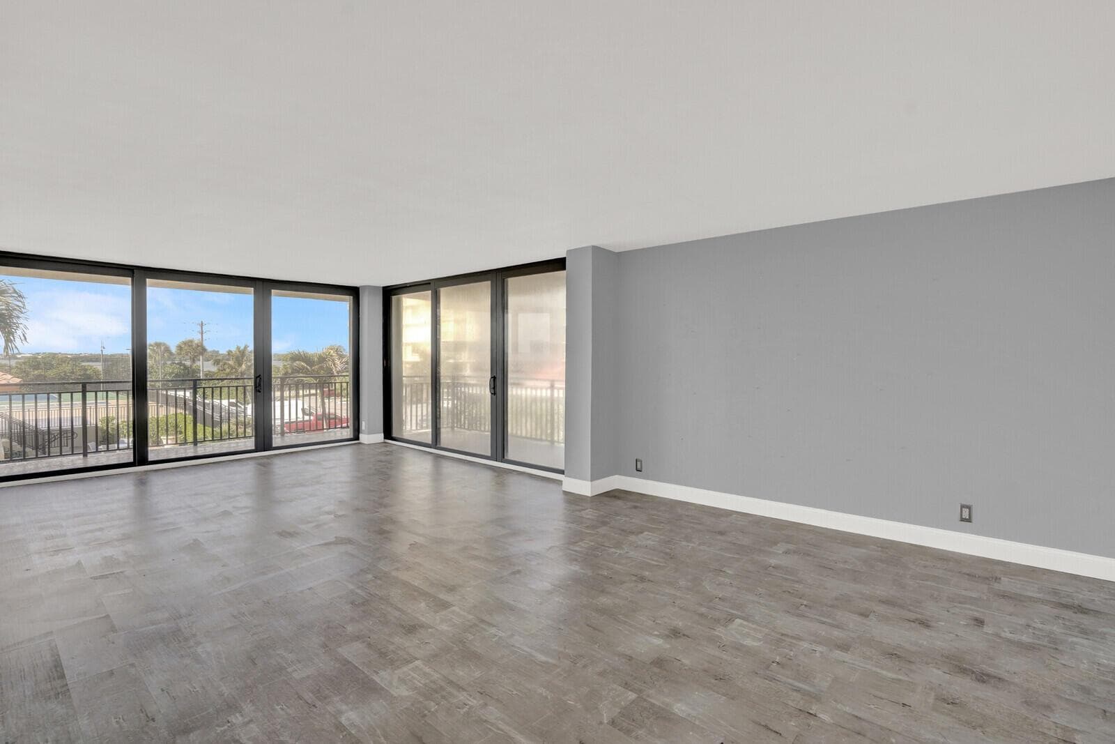 5460 N Ocean Drive 1d photo 22