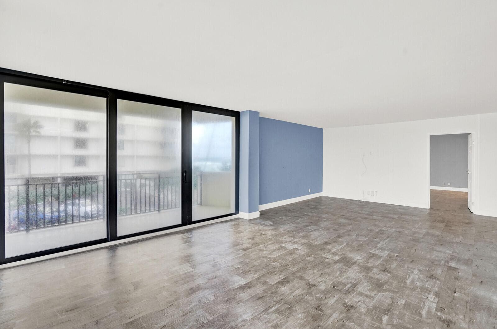 5460 N Ocean Drive 1d photo 20