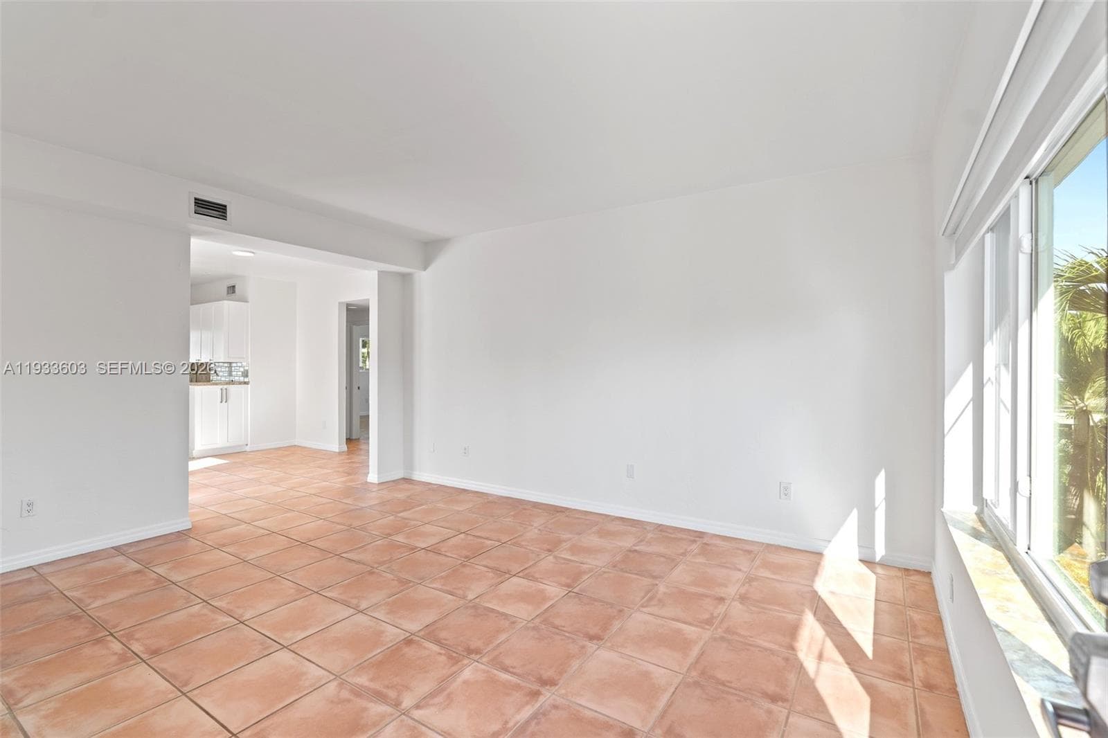 1925 Calais Drive 6 photo 3