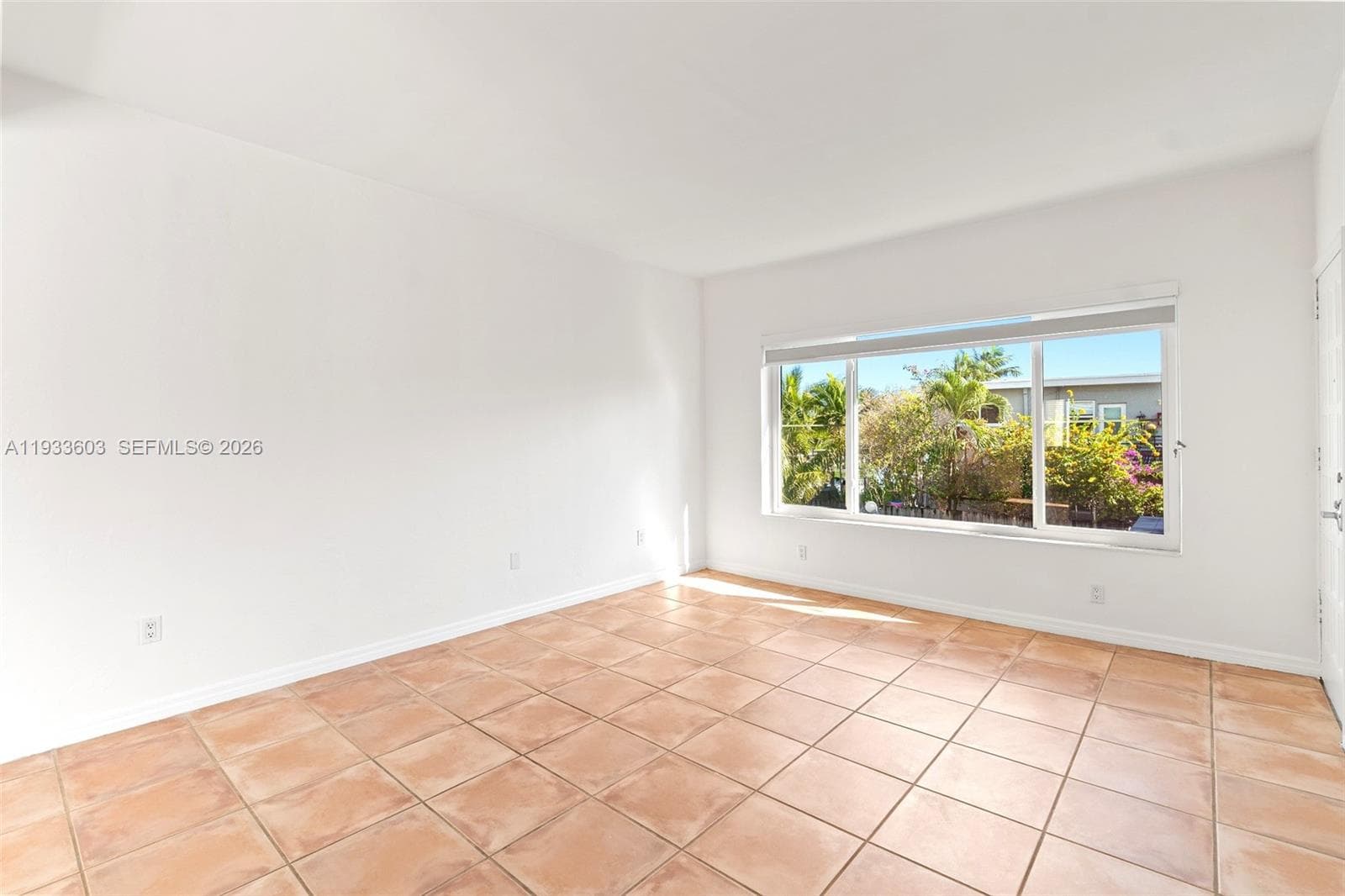 1925 Calais Drive 6 photo 4