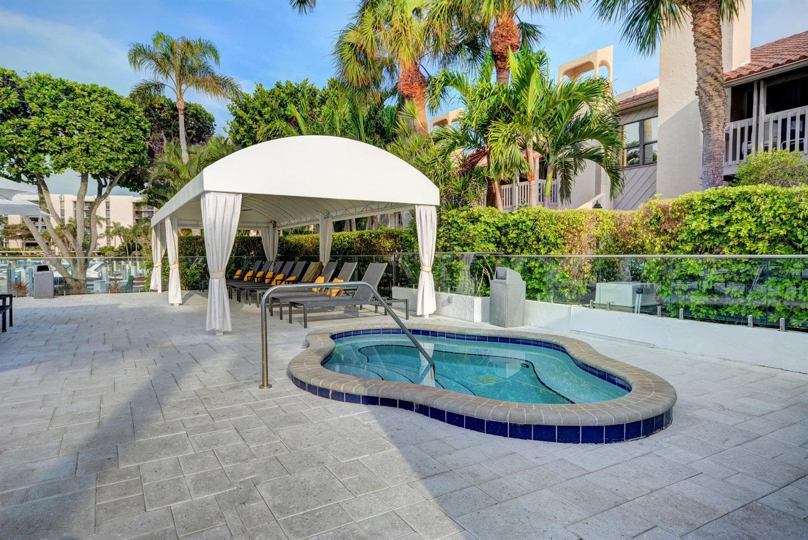 2707 N Ocean Boulevard D706 photo 24